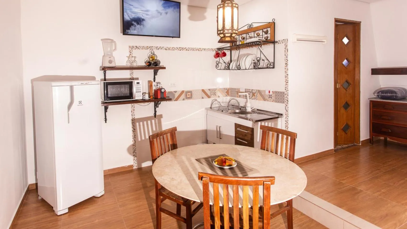 Kitchen or kitchenette in Hotel Chalet Monet - Granja Vianna