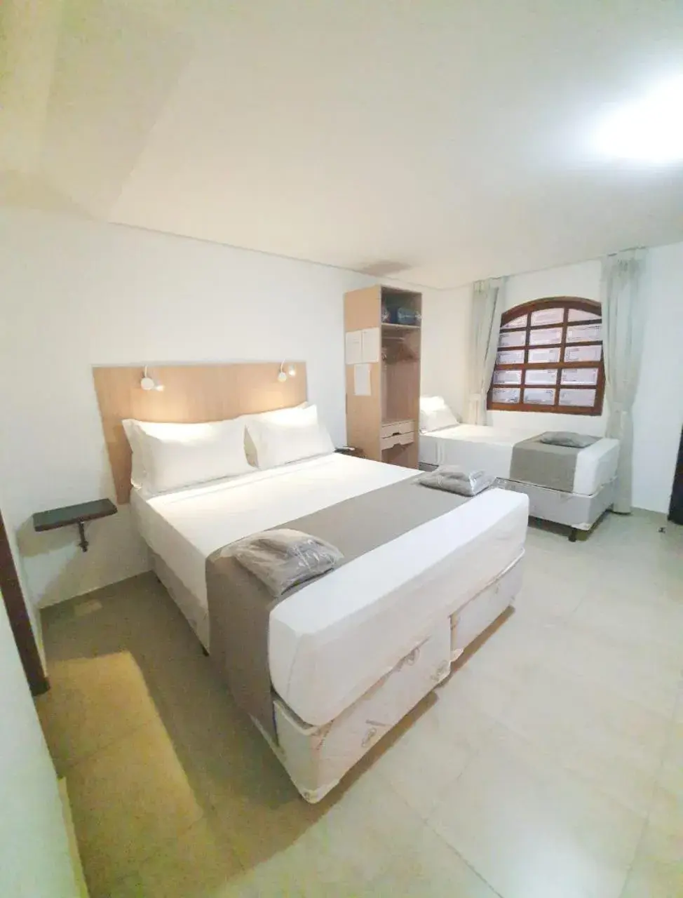 Classic Triple Room in Hotel Chalet Monet - Granja Vianna Classic Triple Room in Hotel Chalet Monet - Granja Vianna