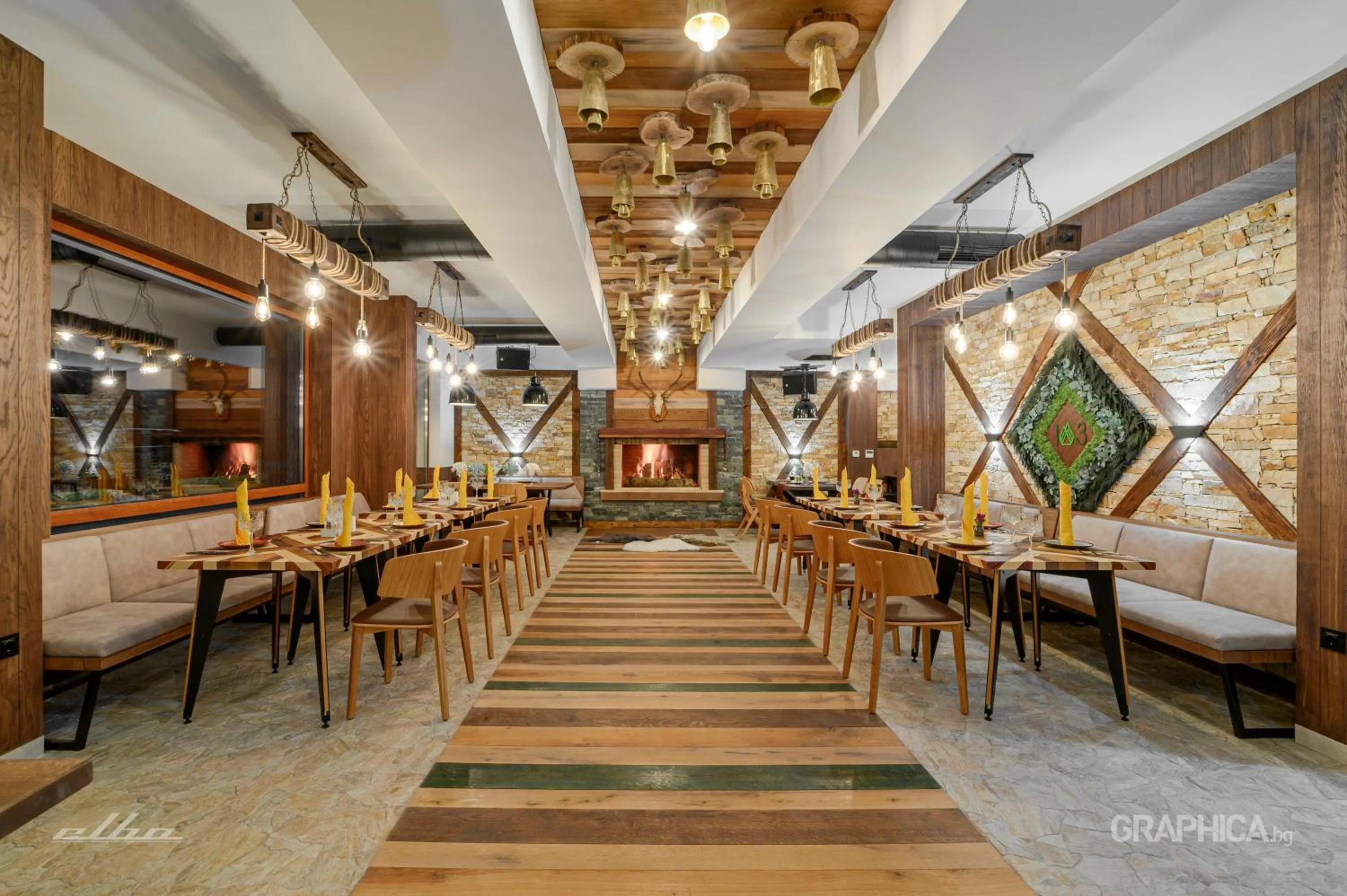 Restaurant/places to eat in 103 Alpine Hotel