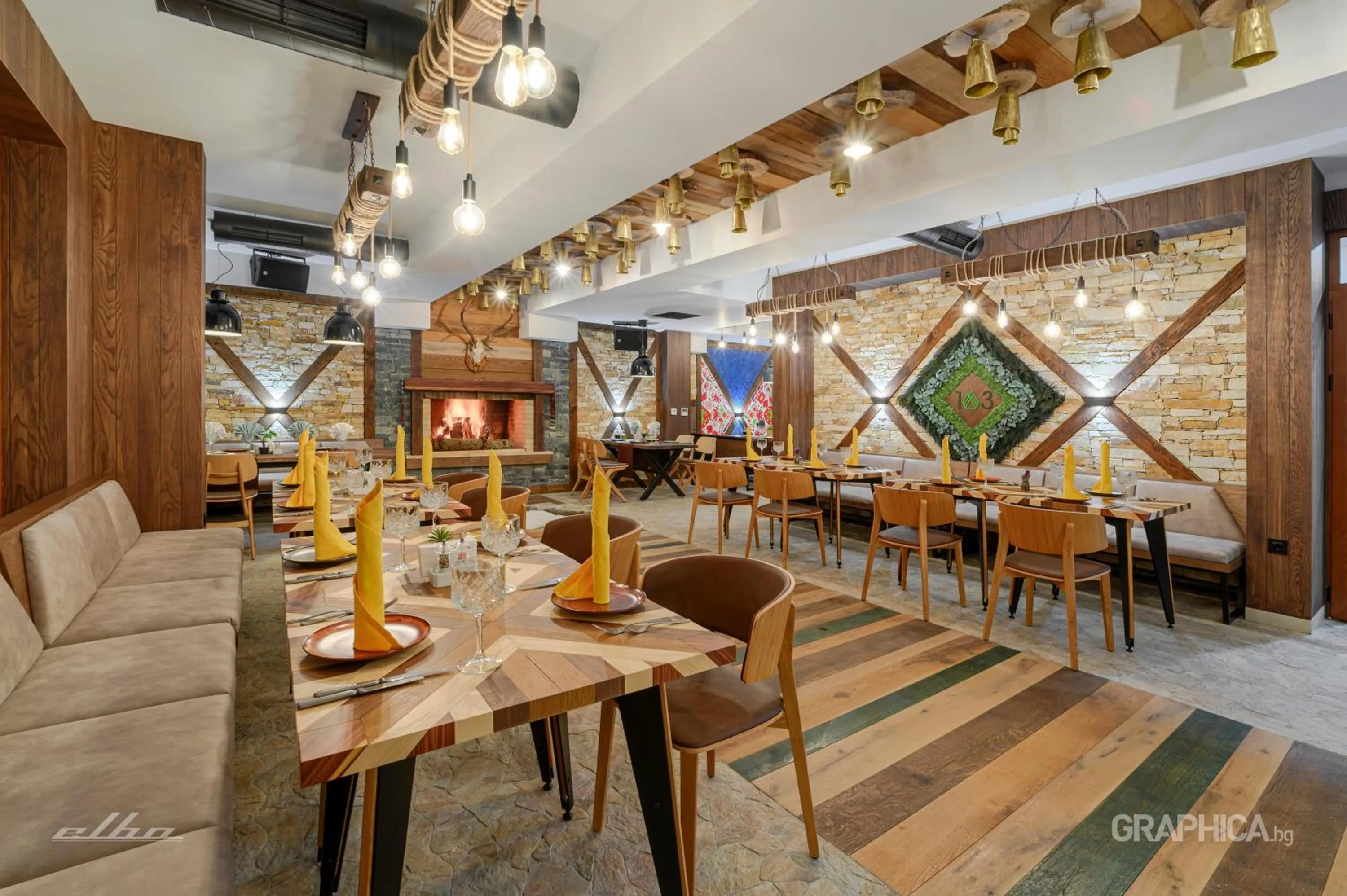 Restaurant/places to eat in 103 Alpine Hotel