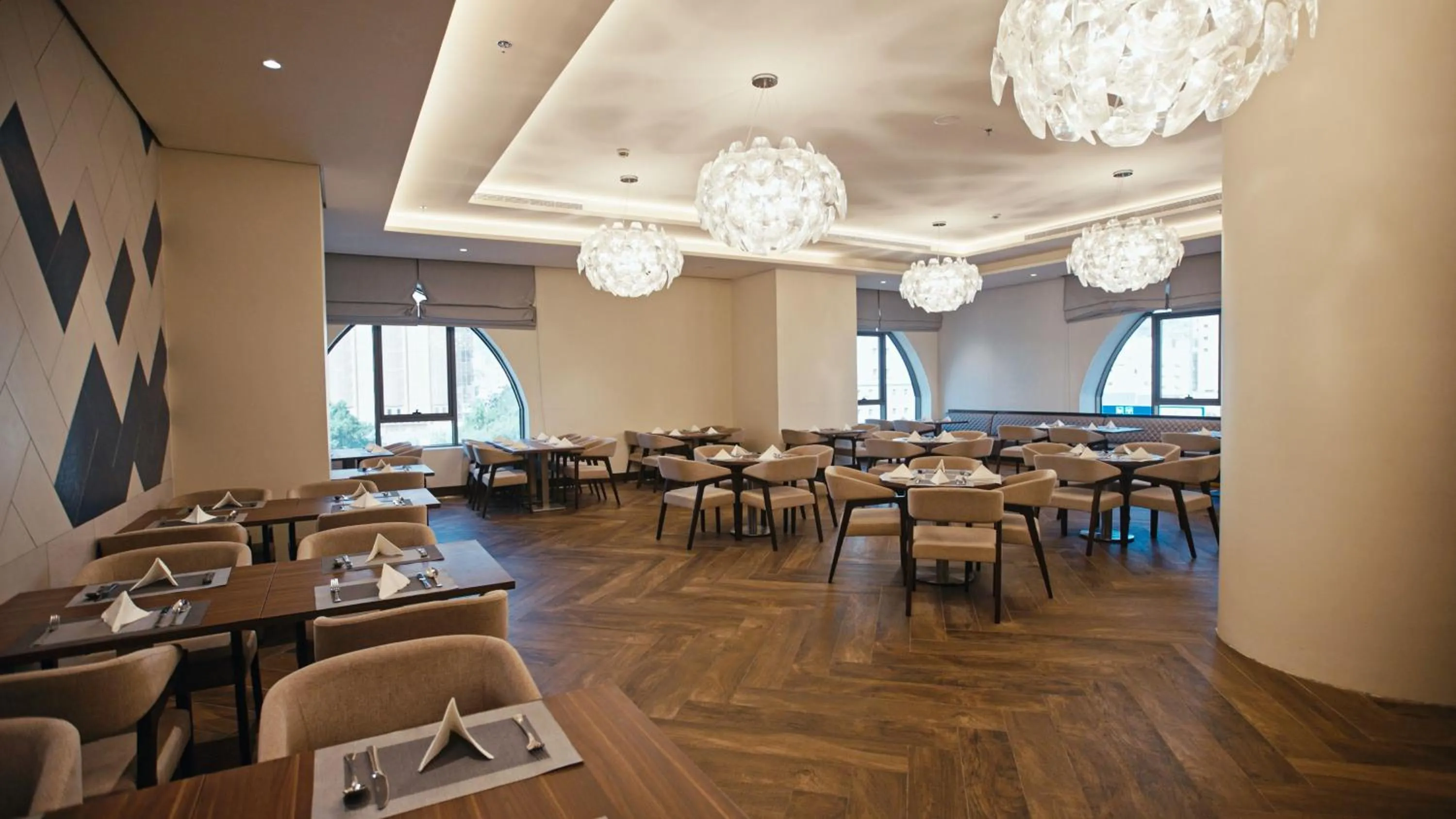 Restaurant/places to eat in DoubleTree by Hilton Makkah Aziziyah