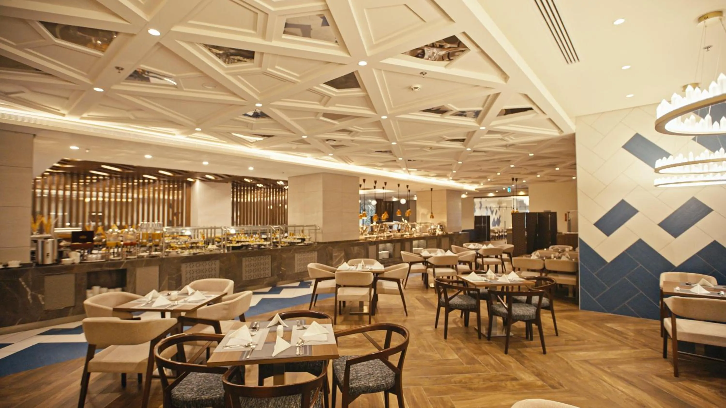 Restaurant/places to eat in DoubleTree by Hilton Makkah Aziziyah