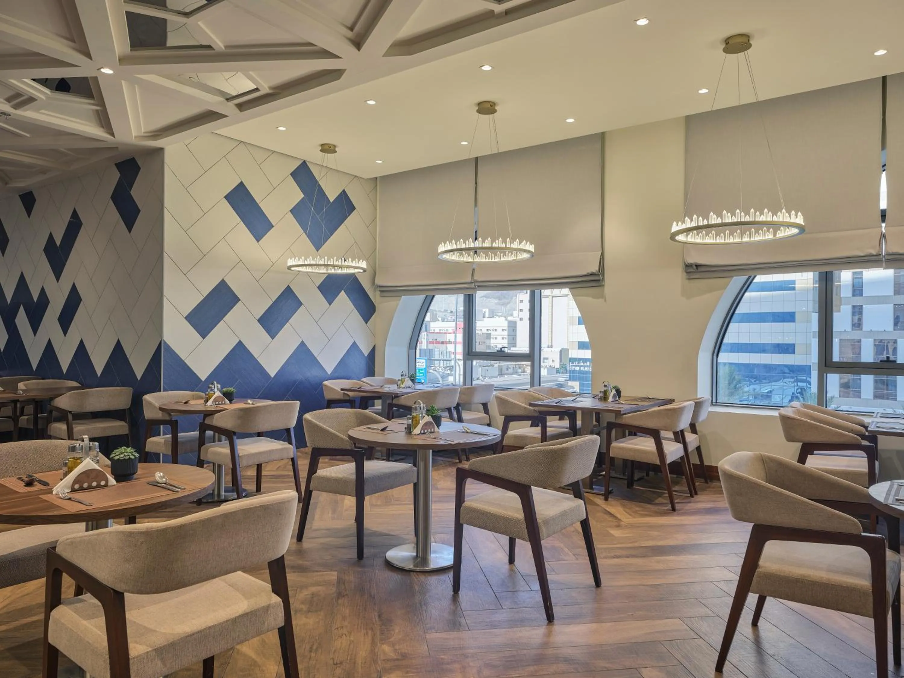 Restaurant/places to eat in DoubleTree by Hilton Makkah Aziziyah