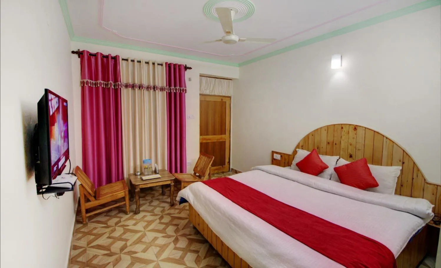 Bed in Hotel Thakur Manali