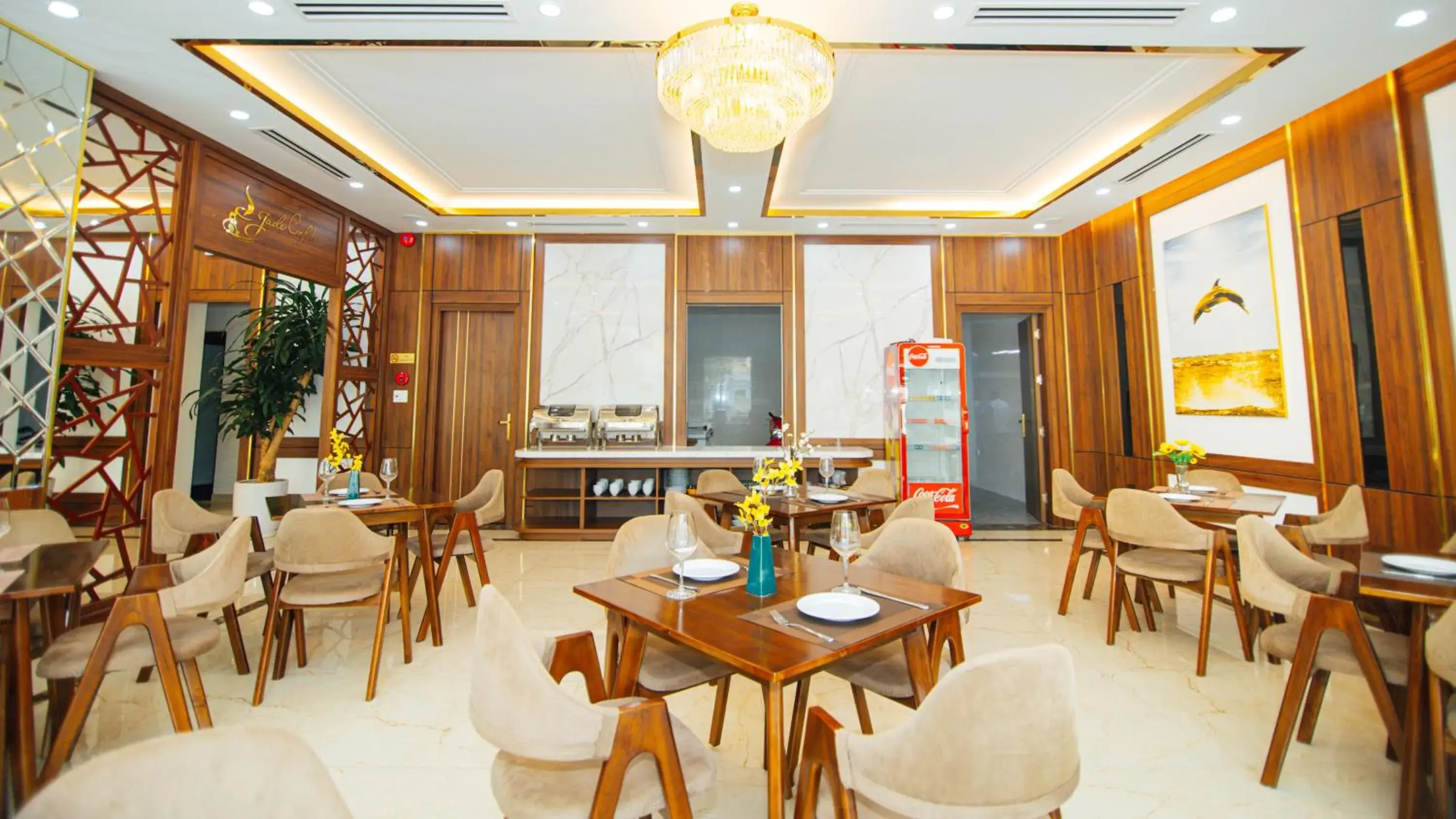 Restaurant/places to eat in Jade Ha Long Hotel Restaurant/places to eat in Jade Ha Long Hotel