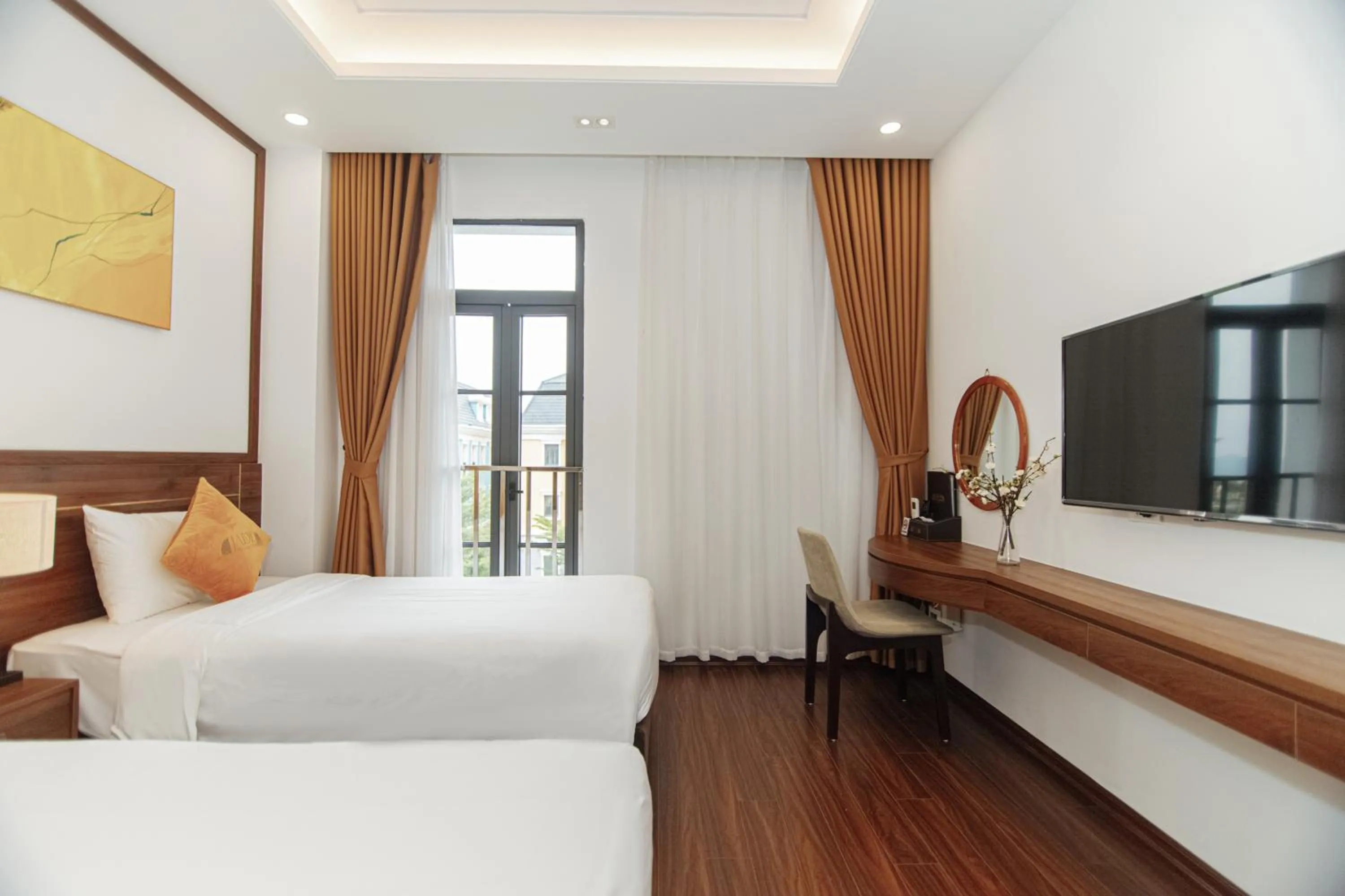 Photo of the whole room, Bed in Jade Ha Long Hotel