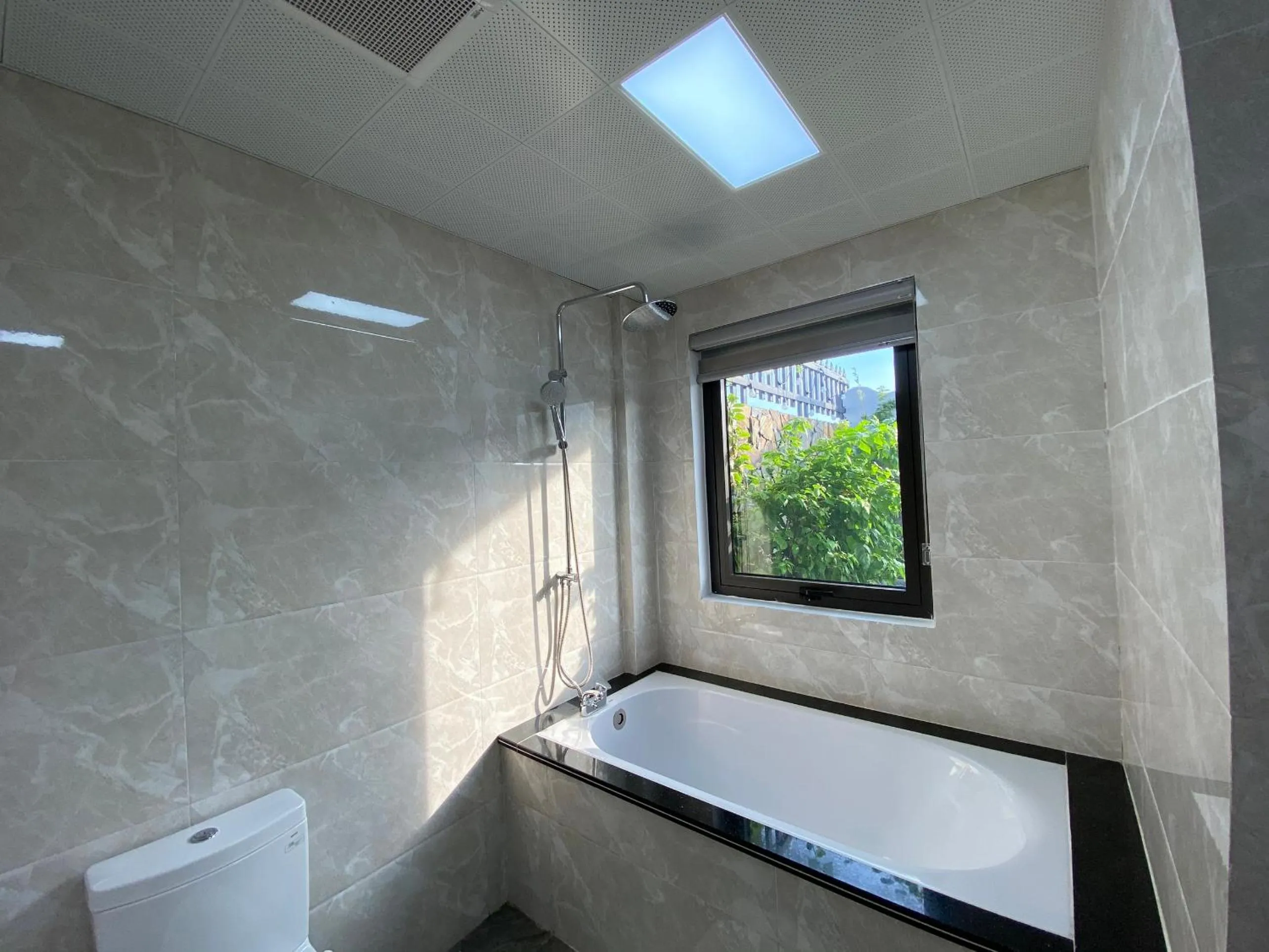 Bathroom in Jade Ha Long Hotel