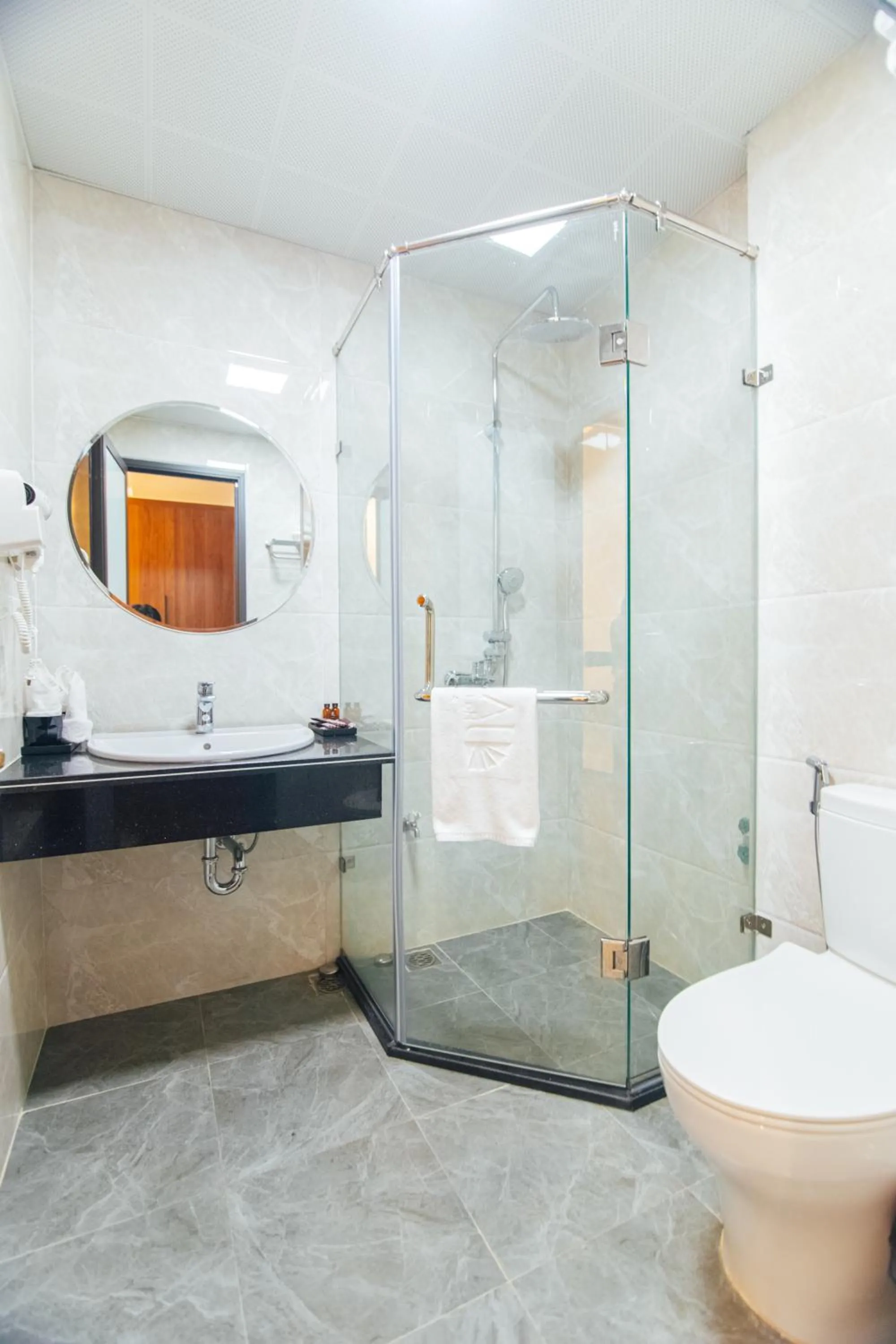 Shower in Jade Ha Long Hotel