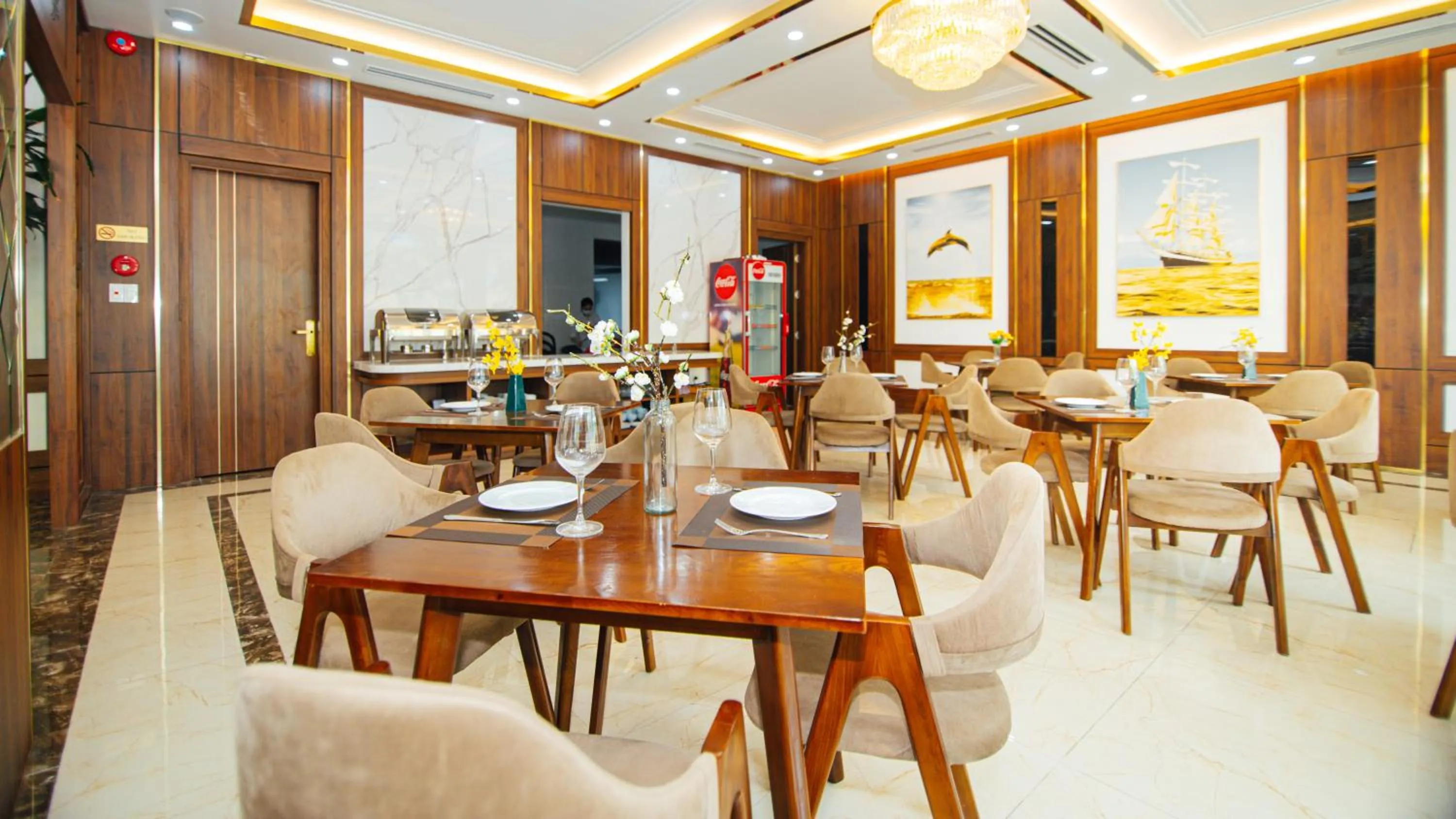 Restaurant/places to eat in Jade Ha Long Hotel