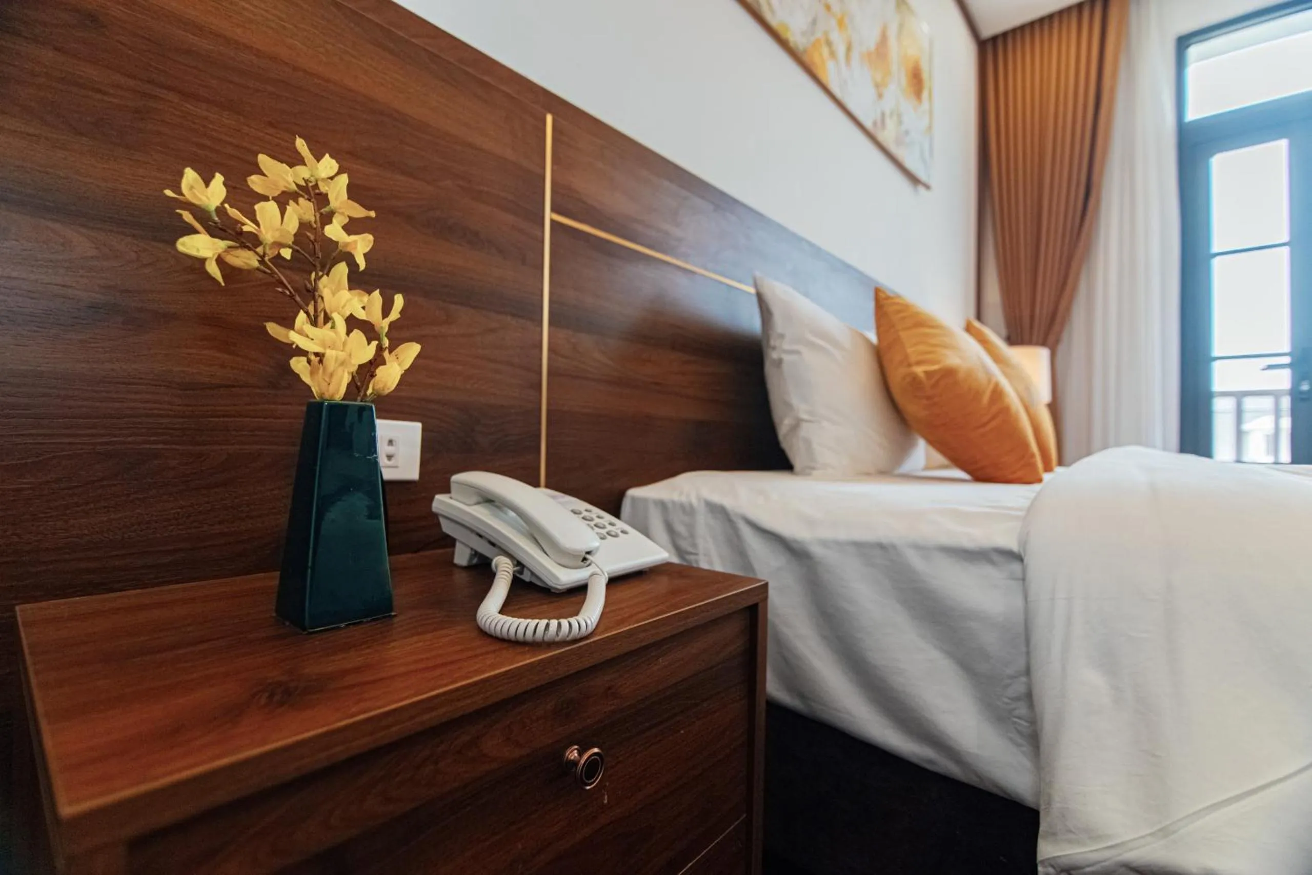 Bed in Jade Ha Long Hotel