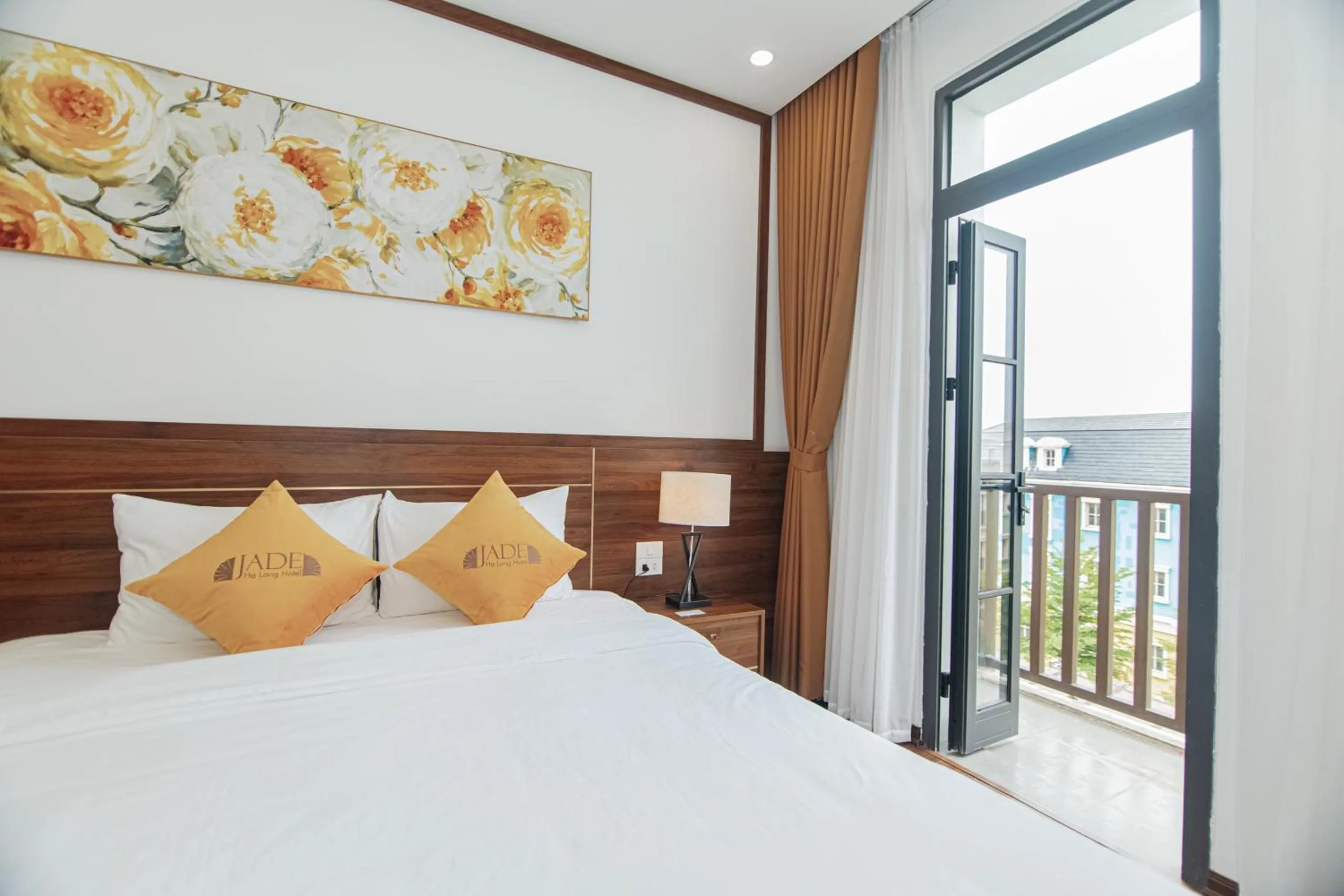 Bed in Jade Ha Long Hotel