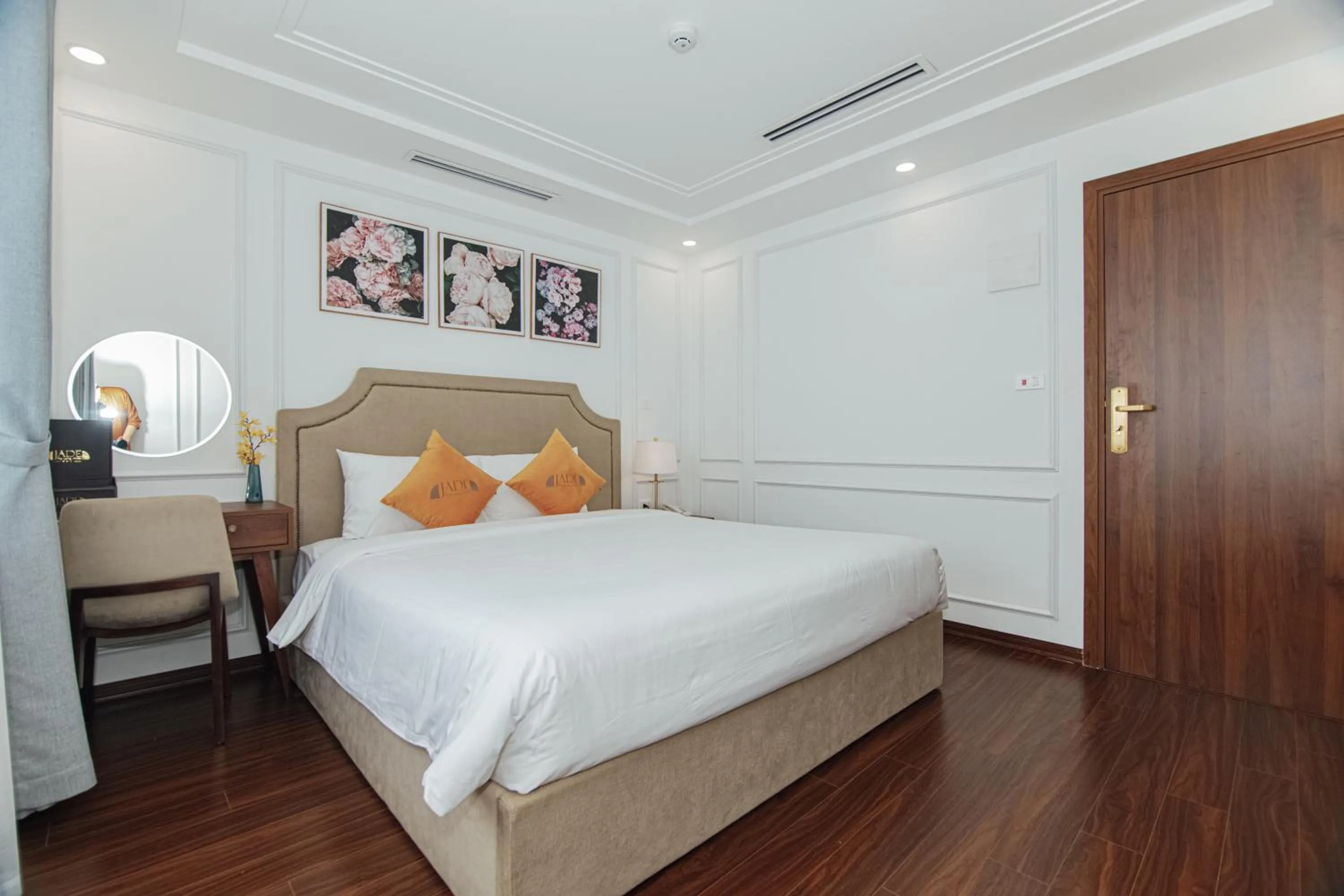 Bed in Jade Ha Long Hotel