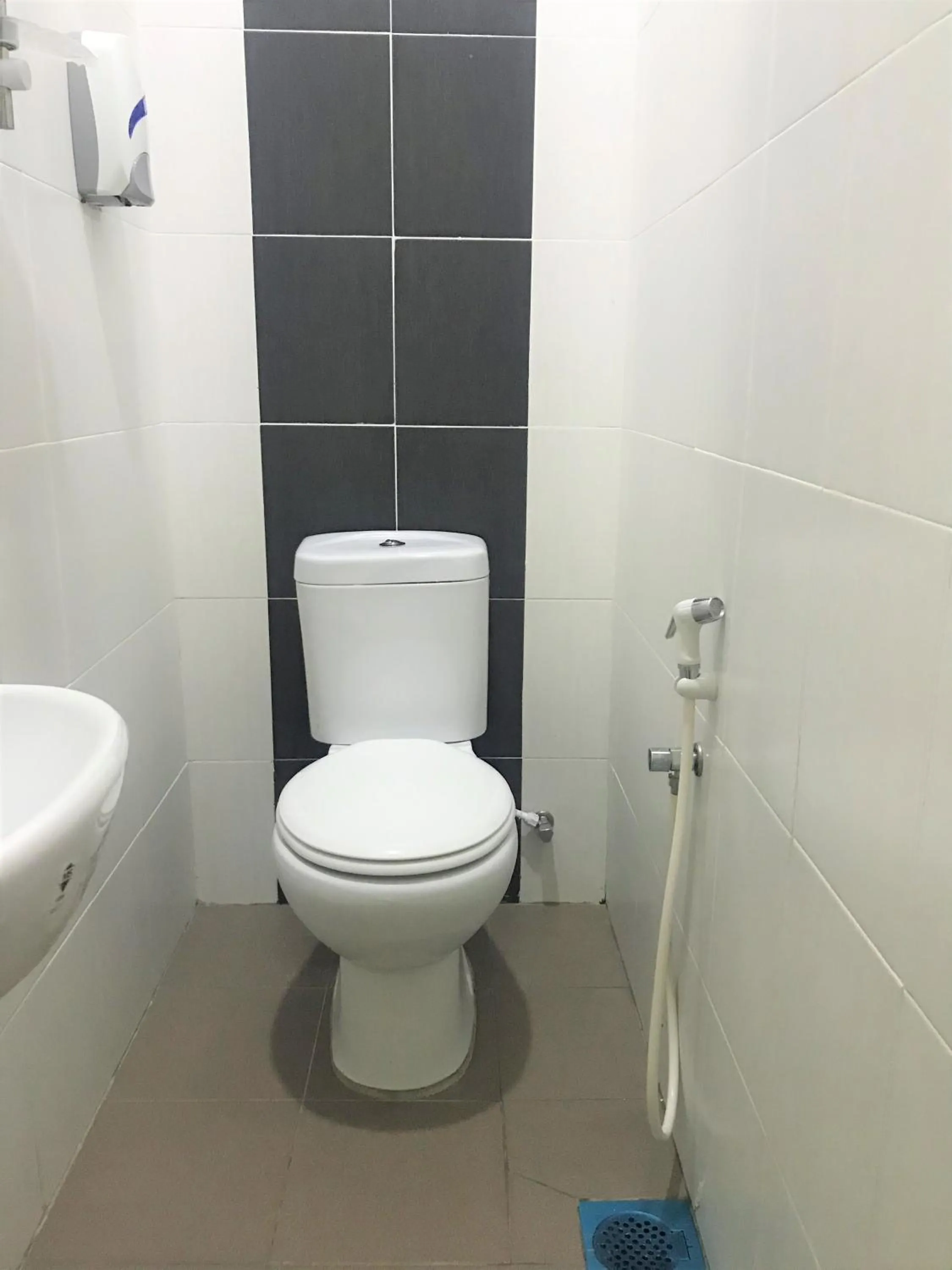 Bathroom in iG Hotel