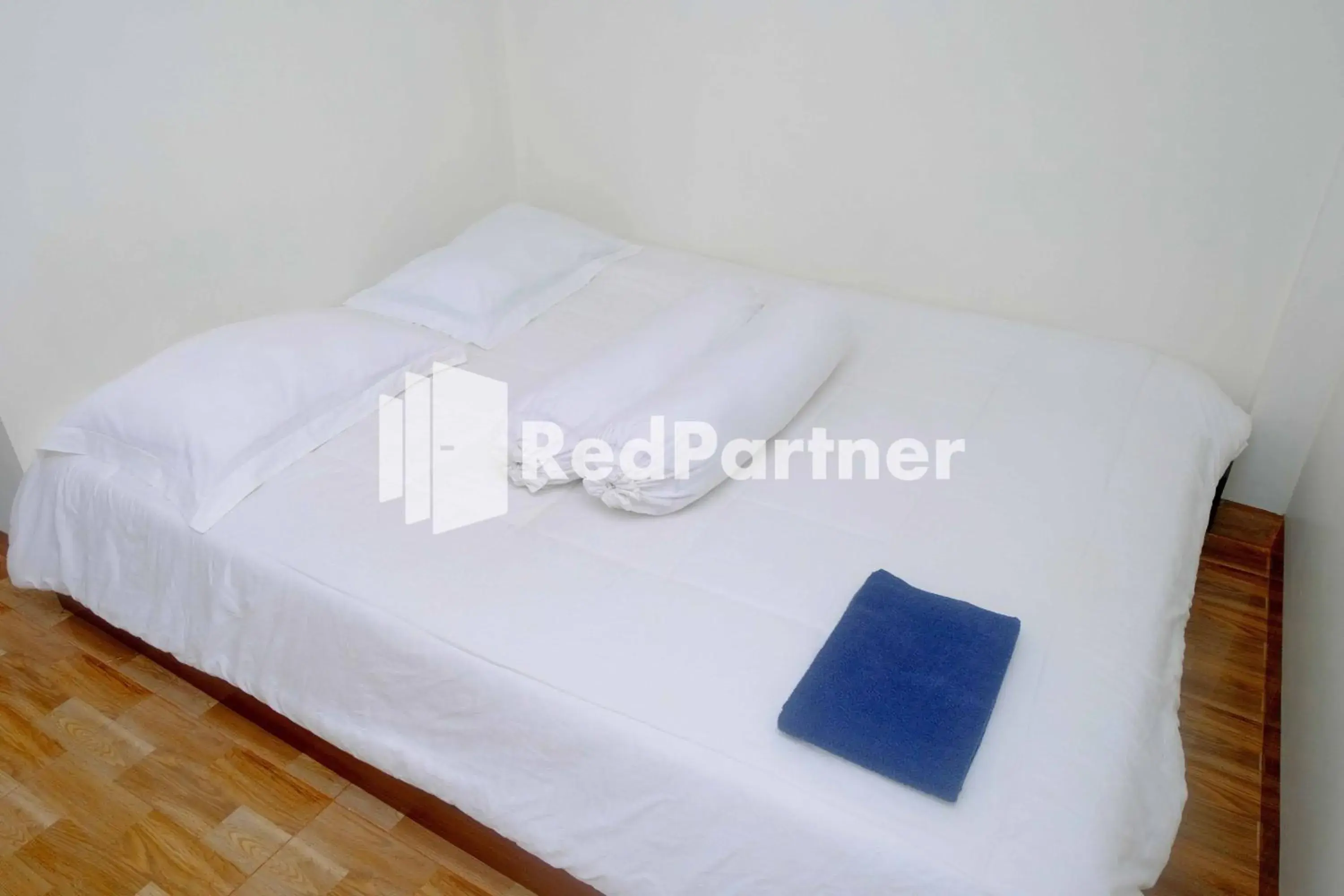 Bedroom, Bed in Guest House Bibong Makassar Mitra RedDoorz Bedroom, Bed in Guest House Bibong Makassar Mitra RedDoorz