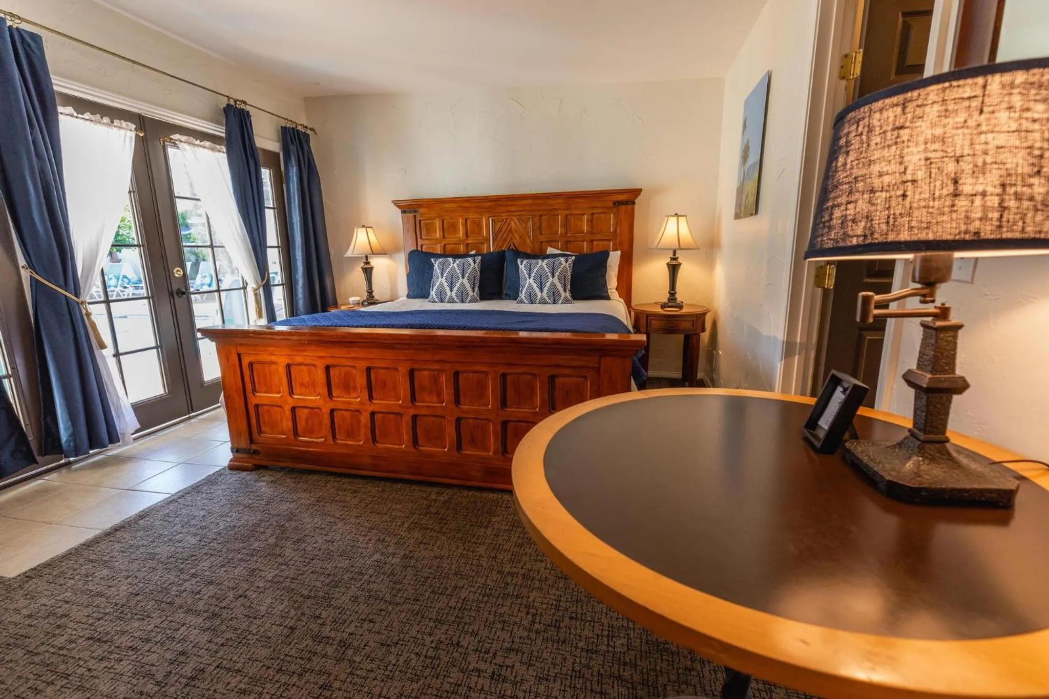 Bed in Old Ranch Inn - Adults Only 21 & Up