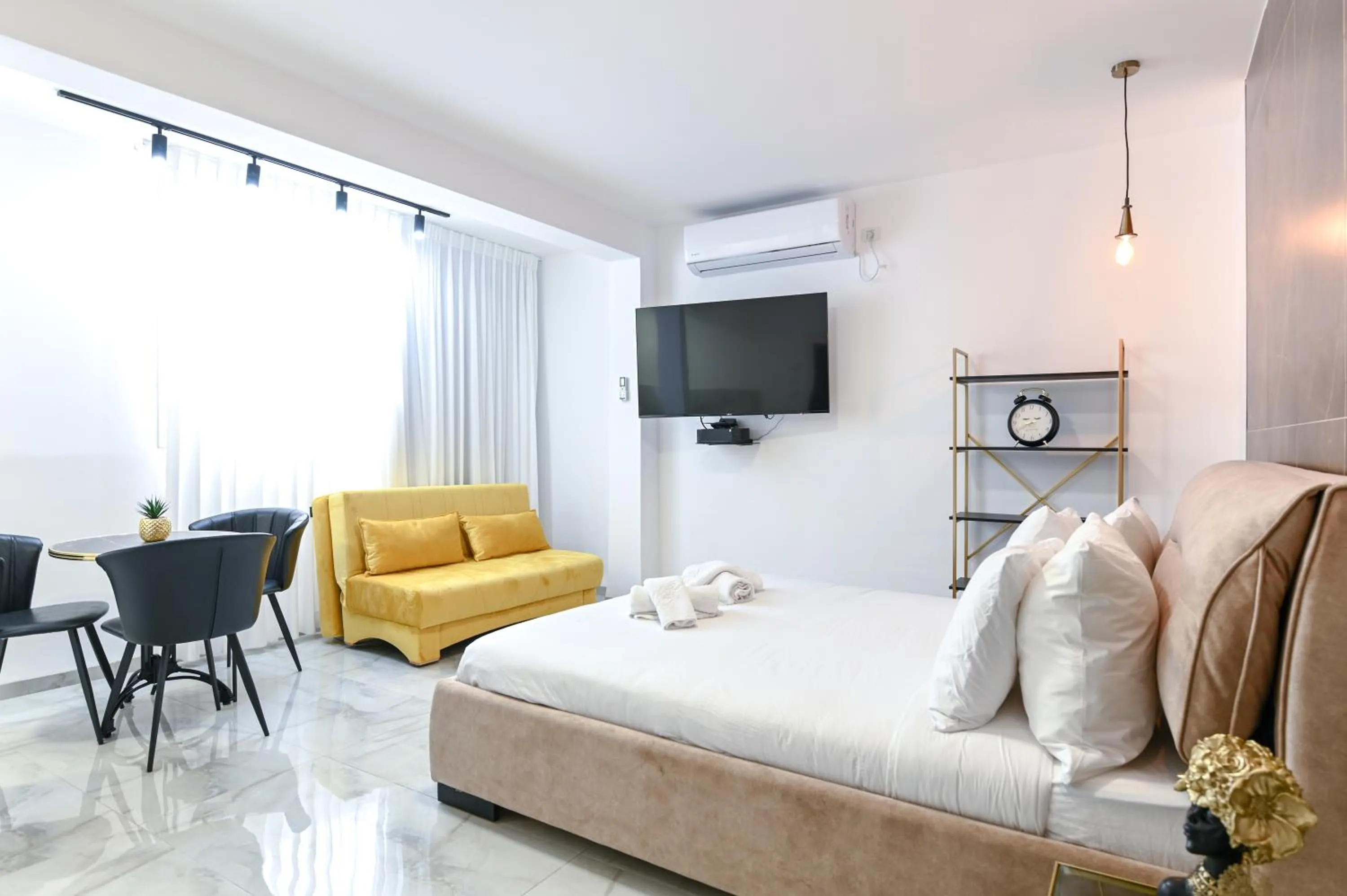 Bed in Lake Mansion Boutique Apartments