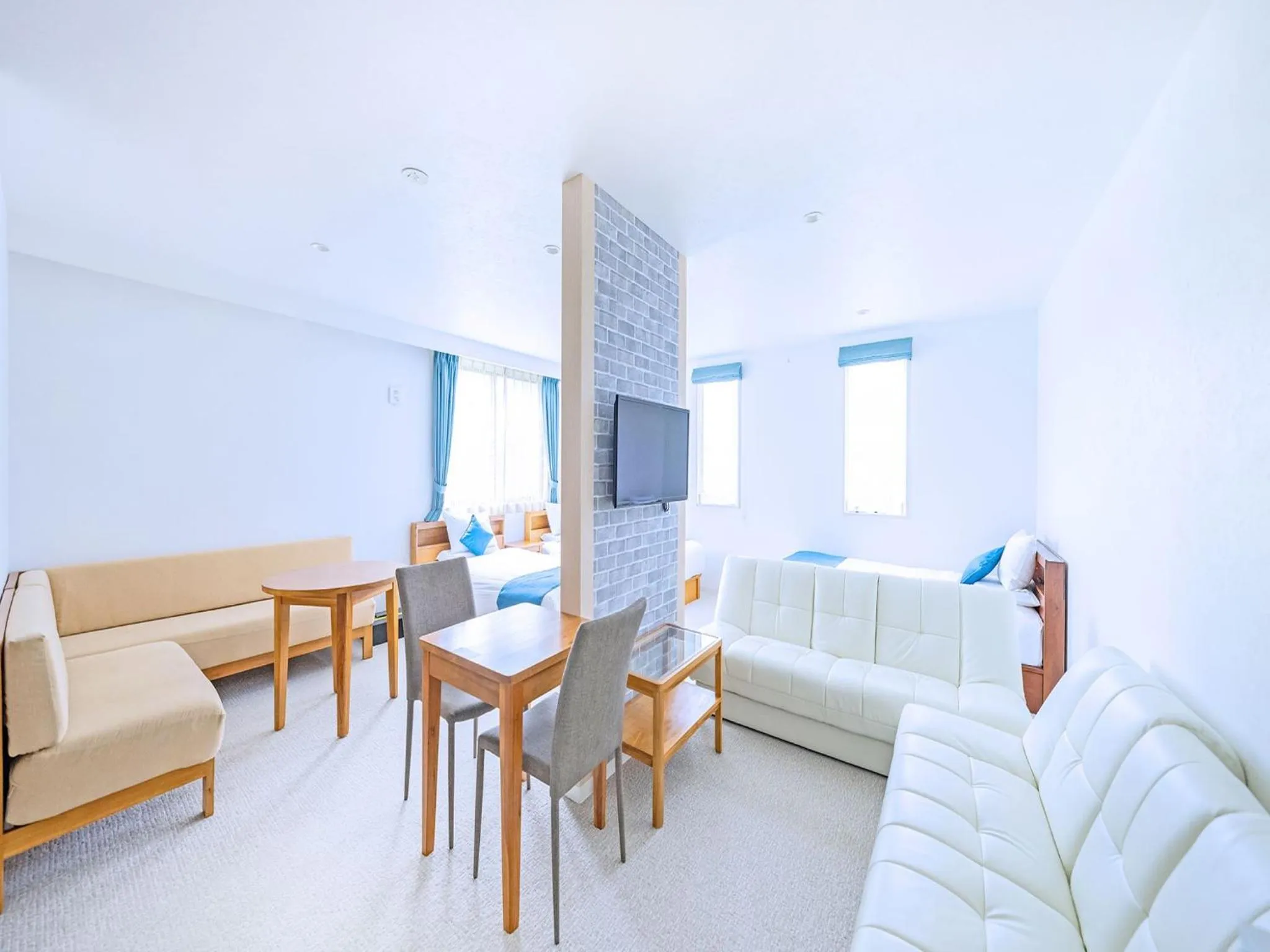 Photo of the whole room in Hotel California Miyakojima Resort