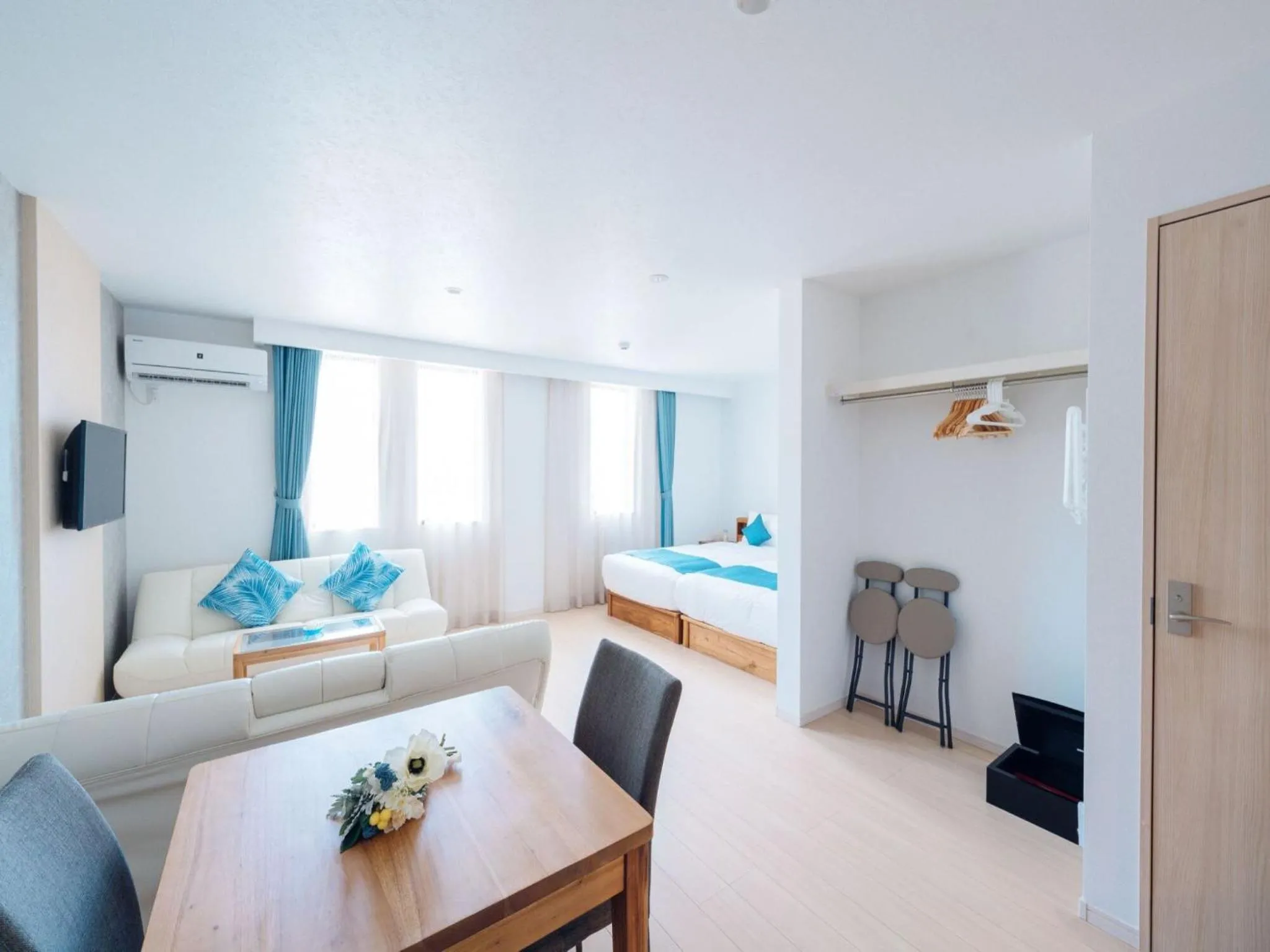 Bed in Hotel California Miyakojima Resort