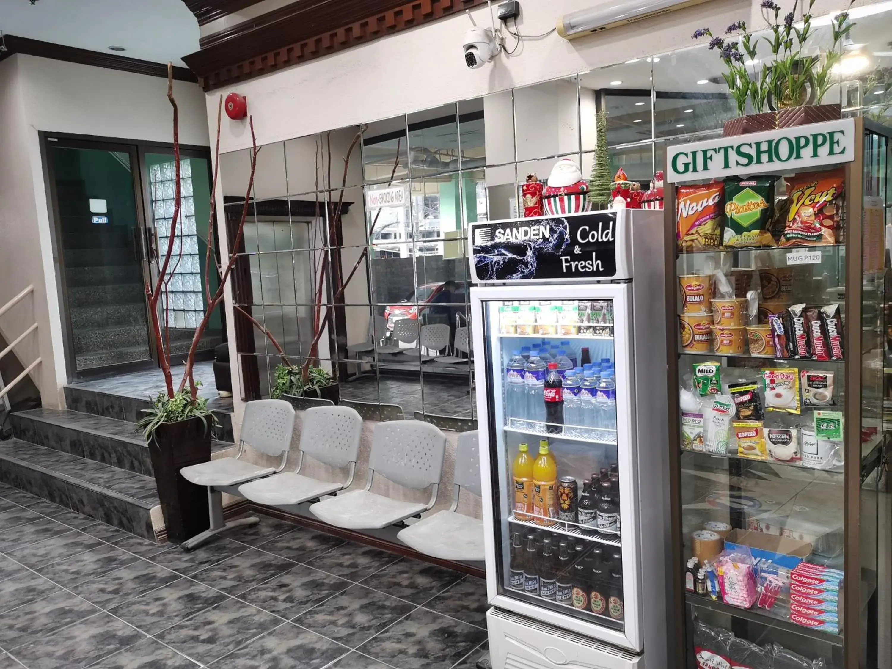 Lobby or reception in Metro Park Hotel - Cebu City Lobby or reception in Metro Park Hotel - Cebu City