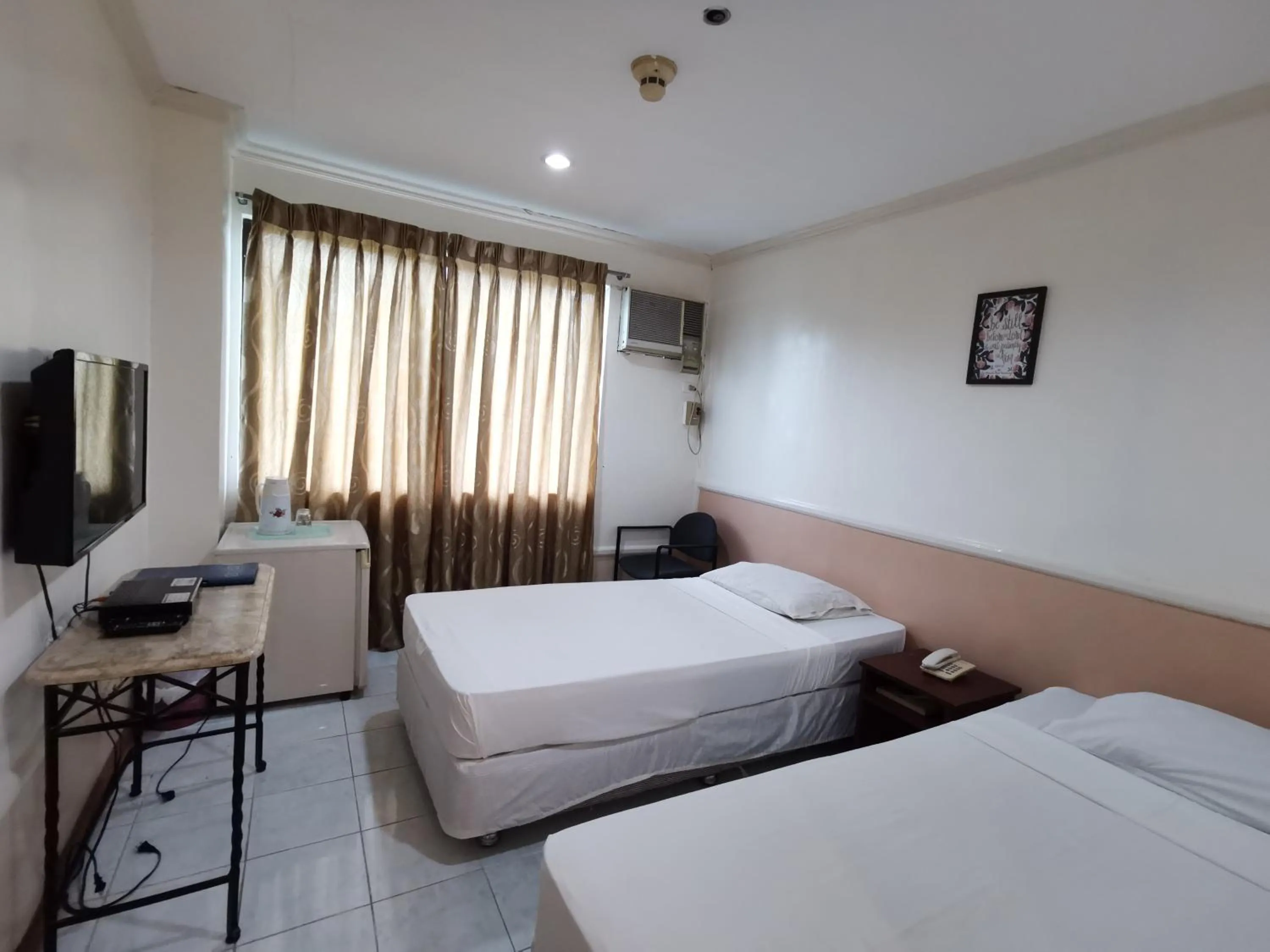 Bed in Metro Park Hotel - Cebu City