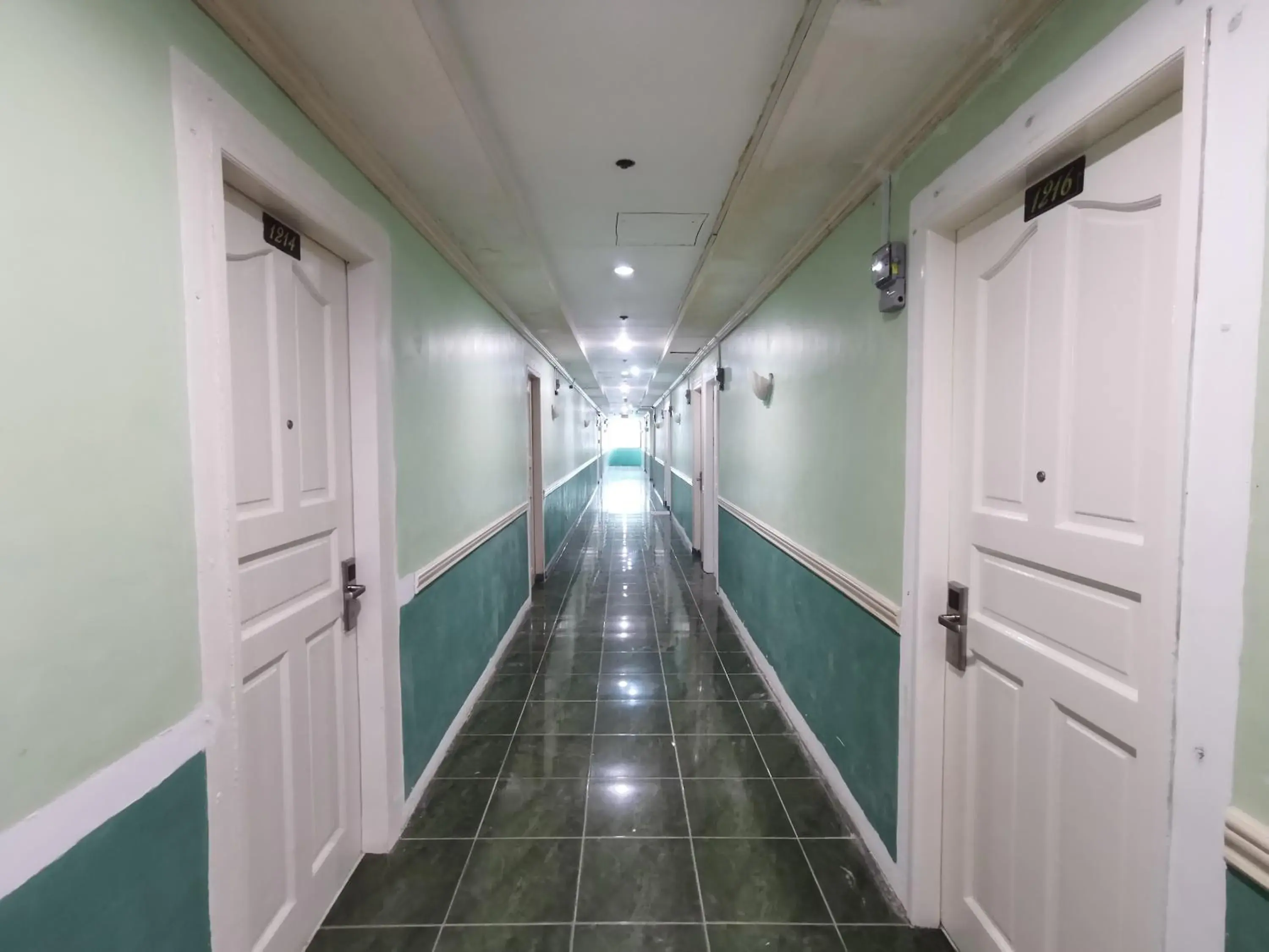 Property building in Metro Park Hotel - Cebu City Property building in Metro Park Hotel - Cebu City