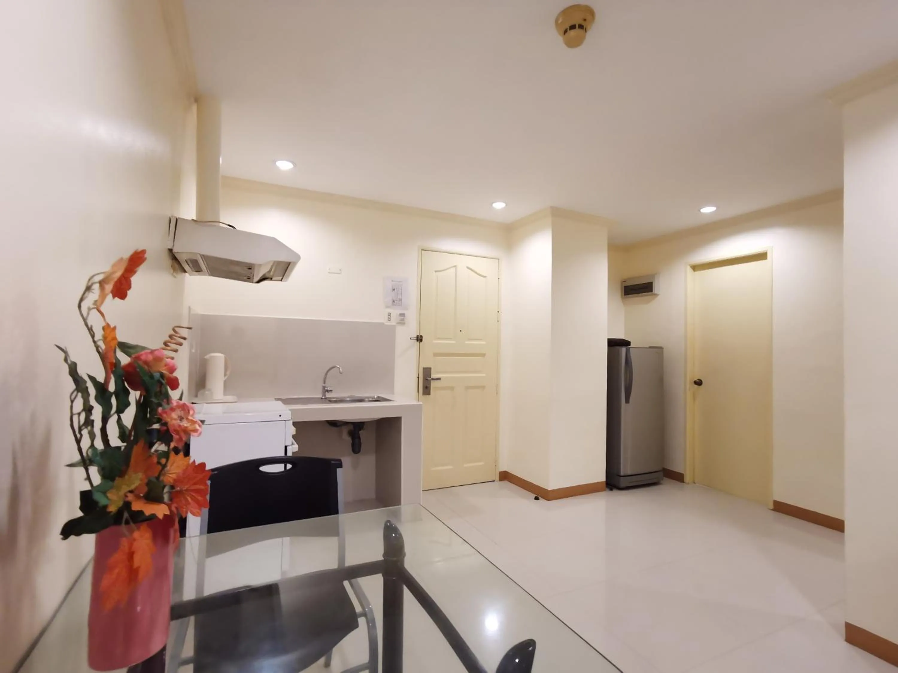 Living room in Metro Park Hotel - Cebu City