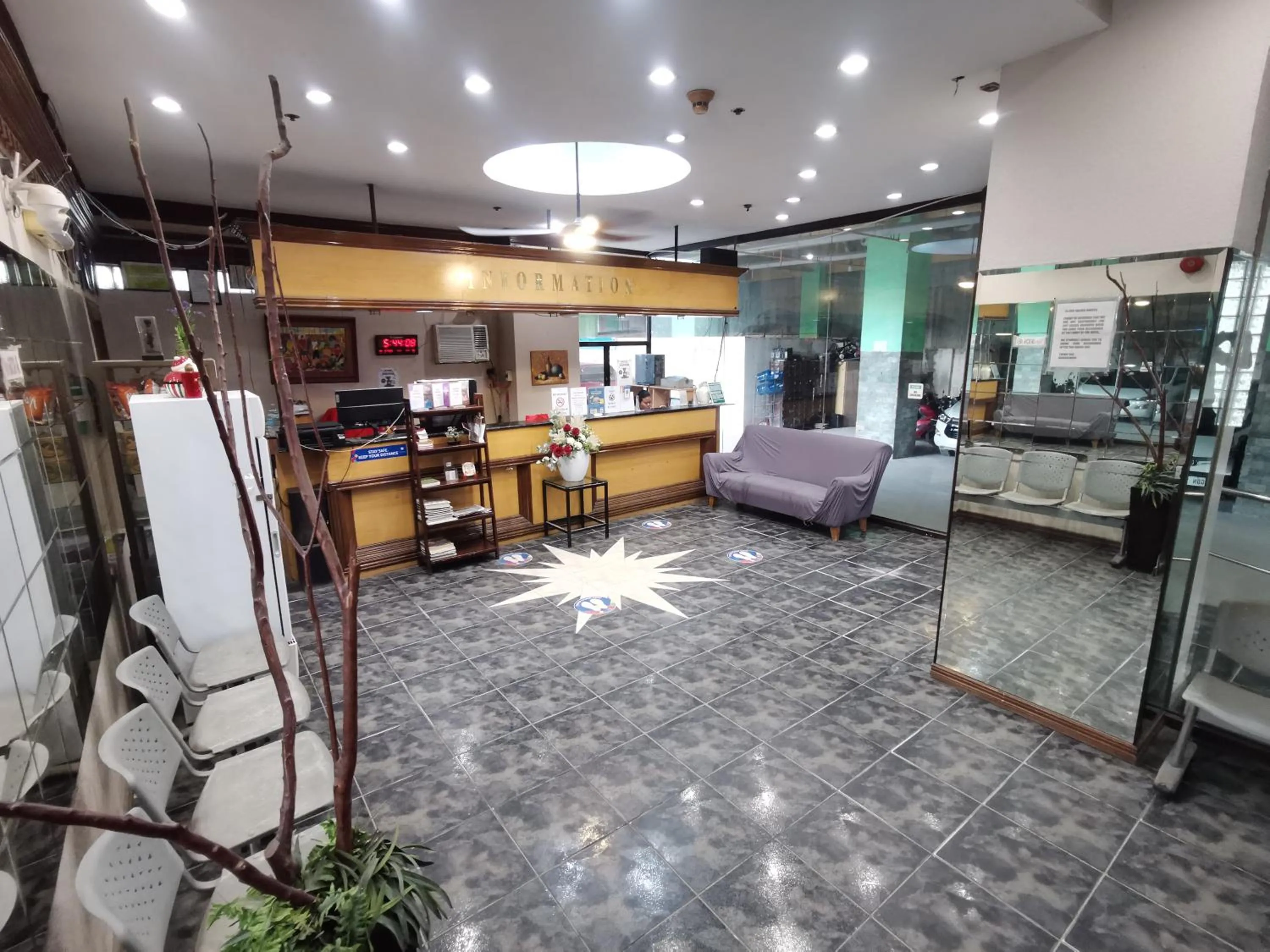 Lobby or reception in Metro Park Hotel - Cebu City