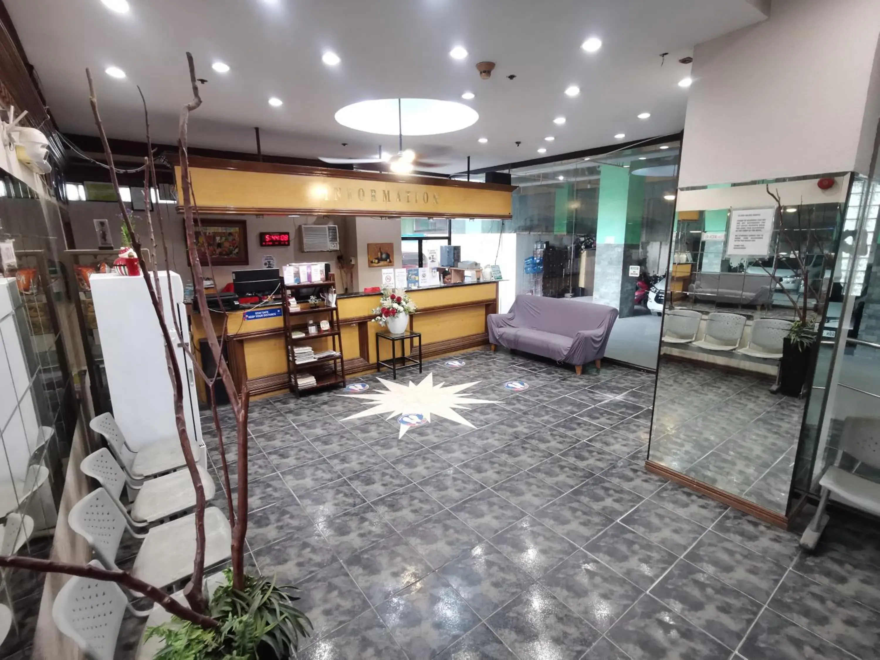 Lobby or reception in Metro Park Hotel - Cebu City Lobby or reception in Metro Park Hotel - Cebu City