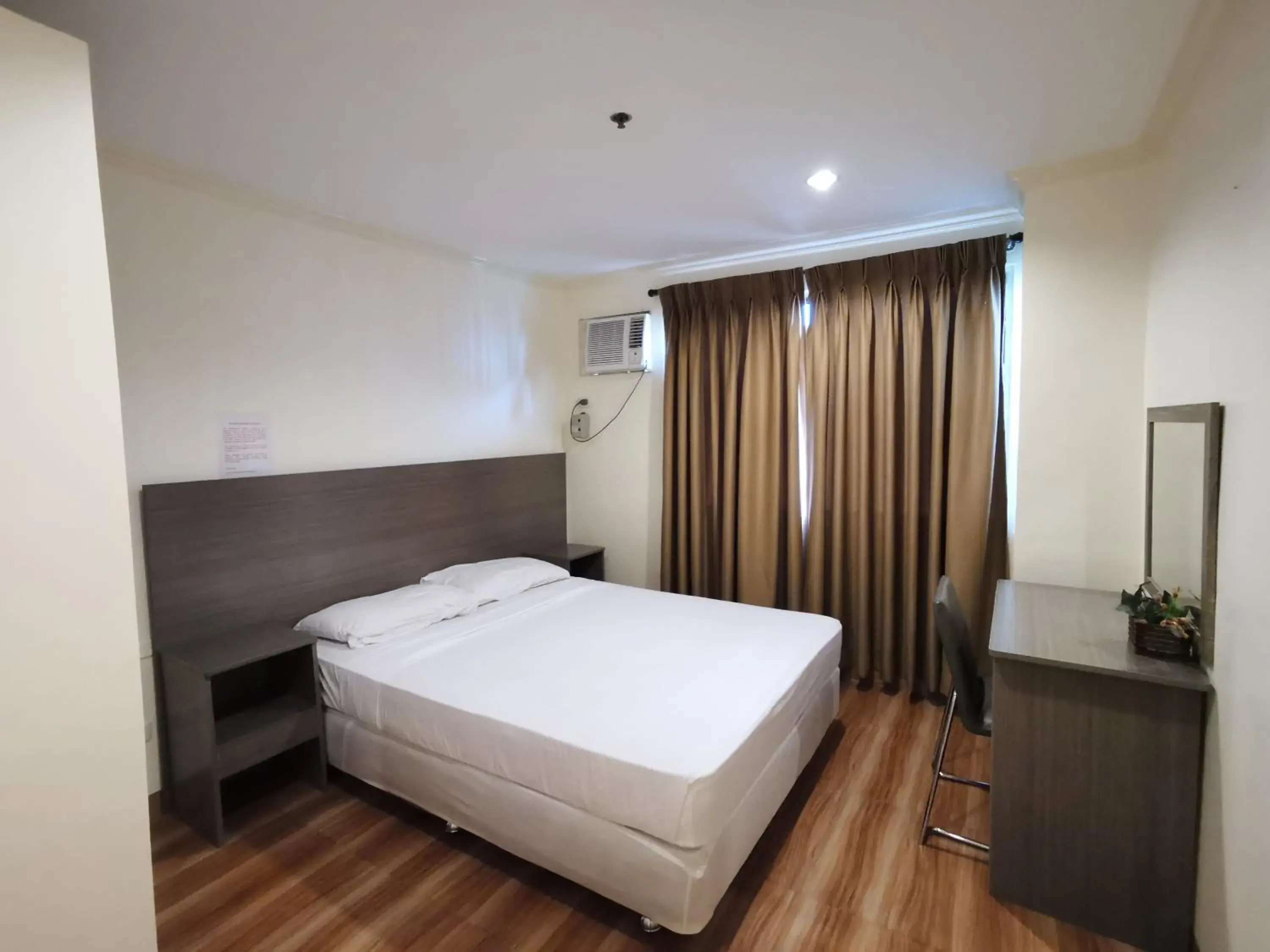 Bed in Metro Park Hotel - Cebu City Bed in Metro Park Hotel - Cebu City