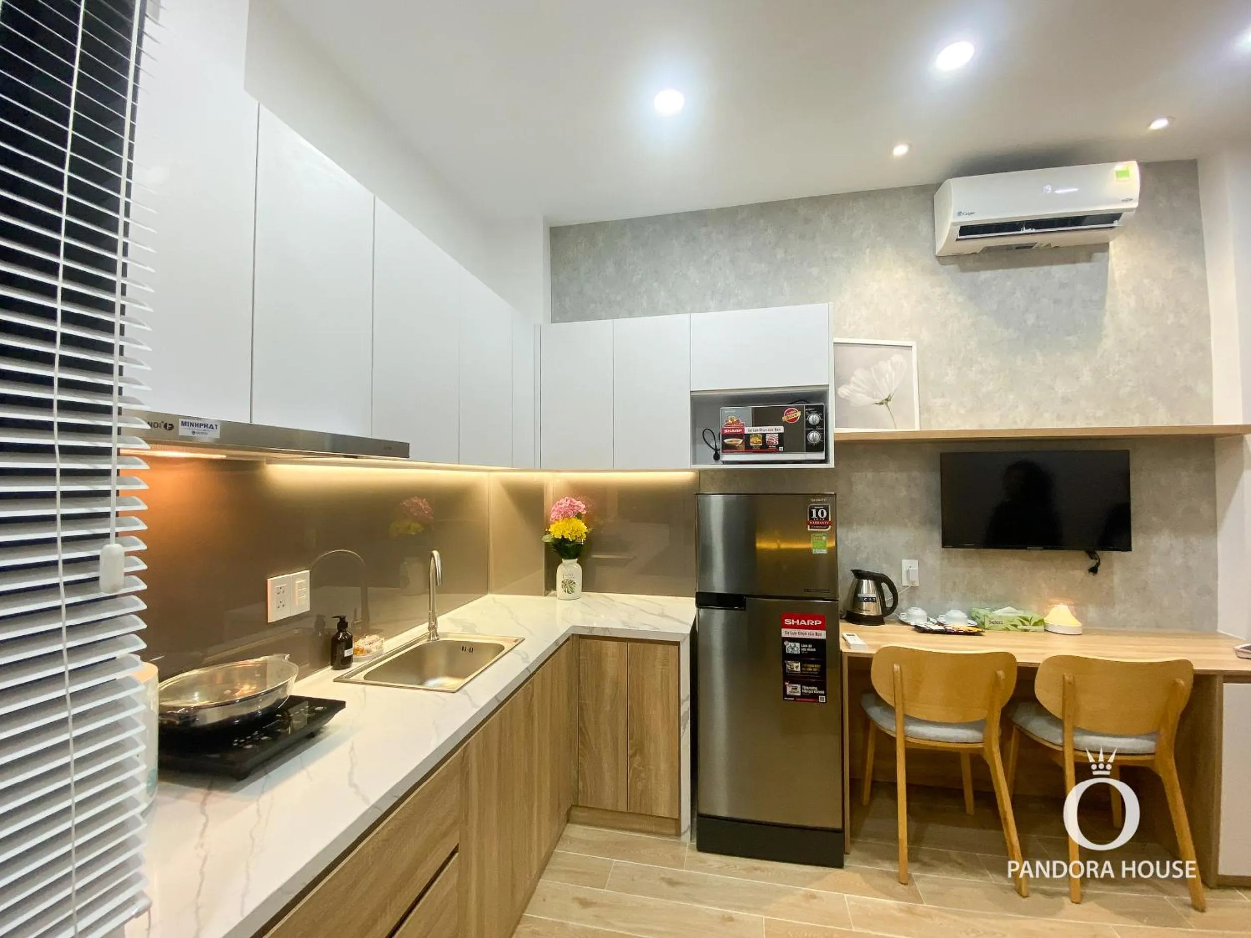 Kitchen or kitchenette in PANDORA HOUSE