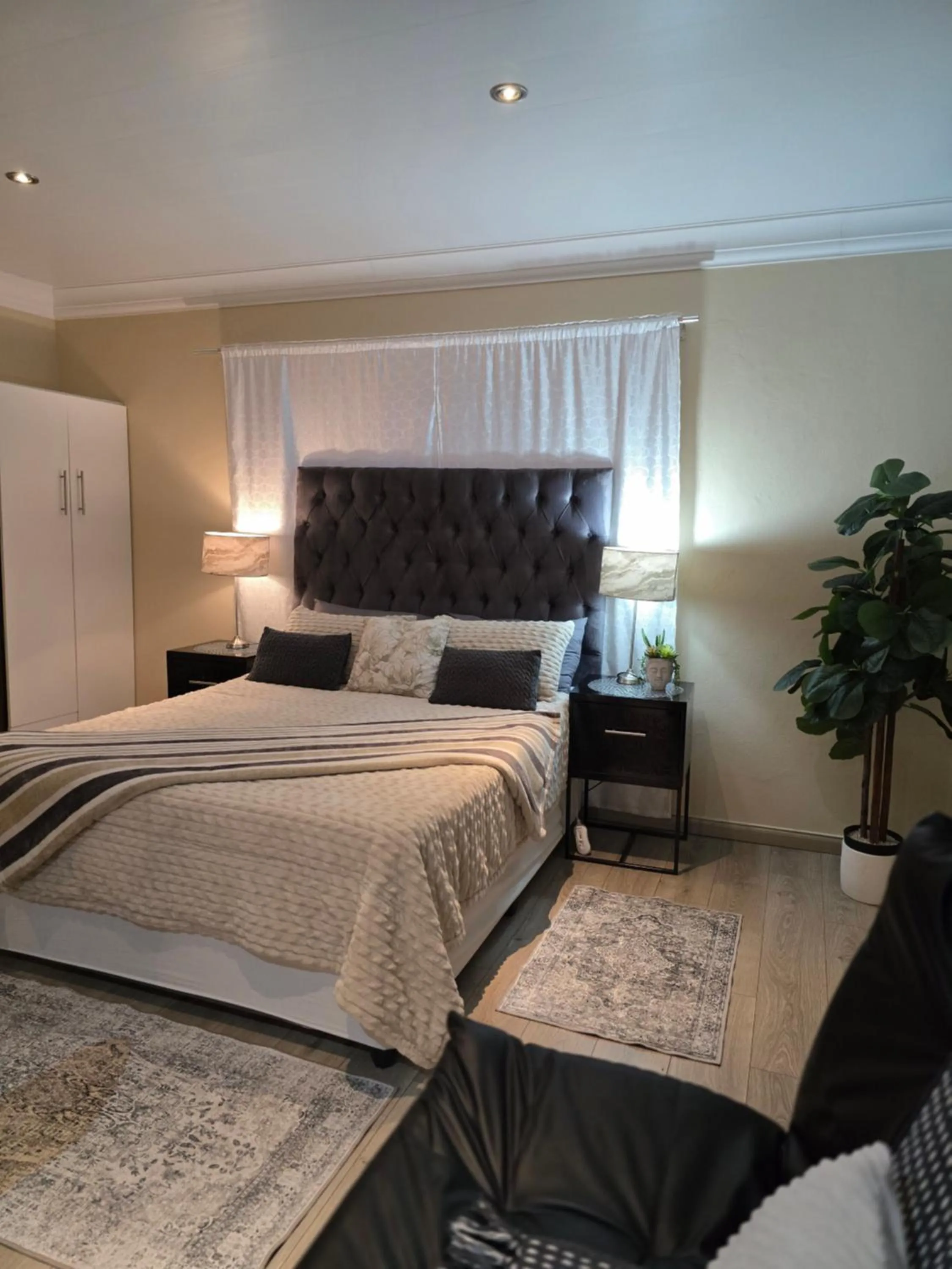 Photo of the whole room in Halfway Gardens Home