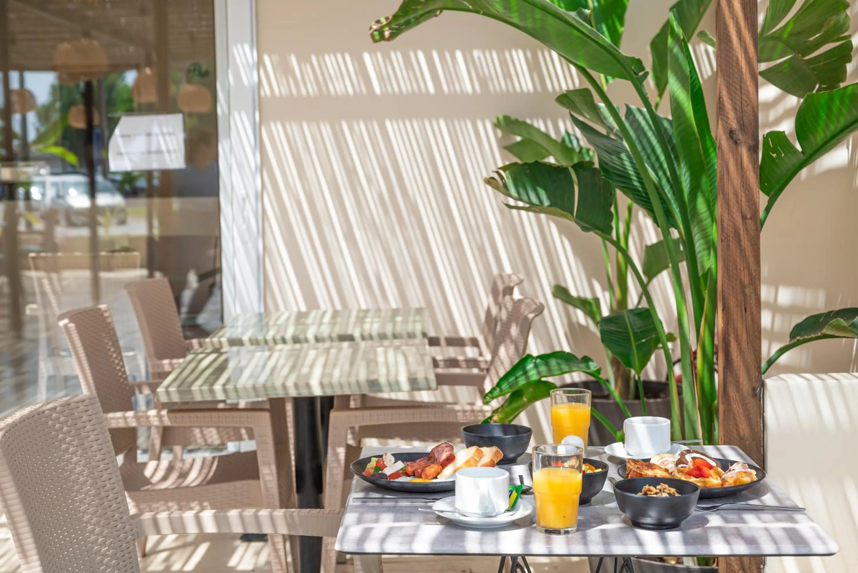 Atma Beach Rooms & Suites