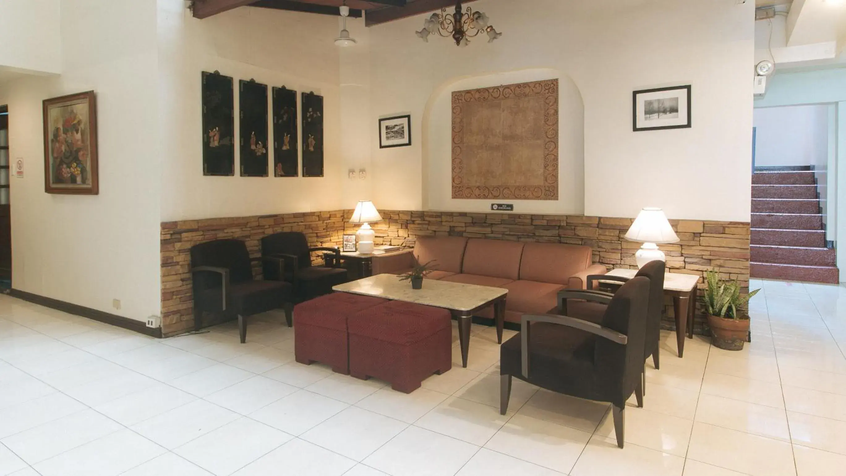 Lobby or reception in El Rico Suite Makati by RedDoorz Lobby or reception in El Rico Suite Makati by RedDoorz
