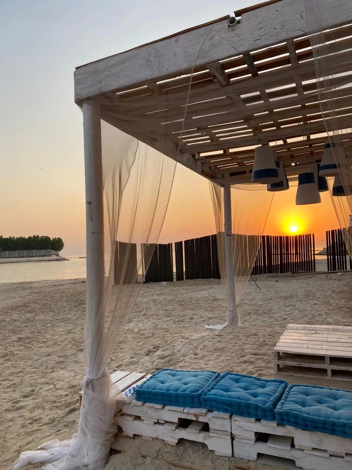 6 bedroom chalet with private pool and beach in Wave Resort