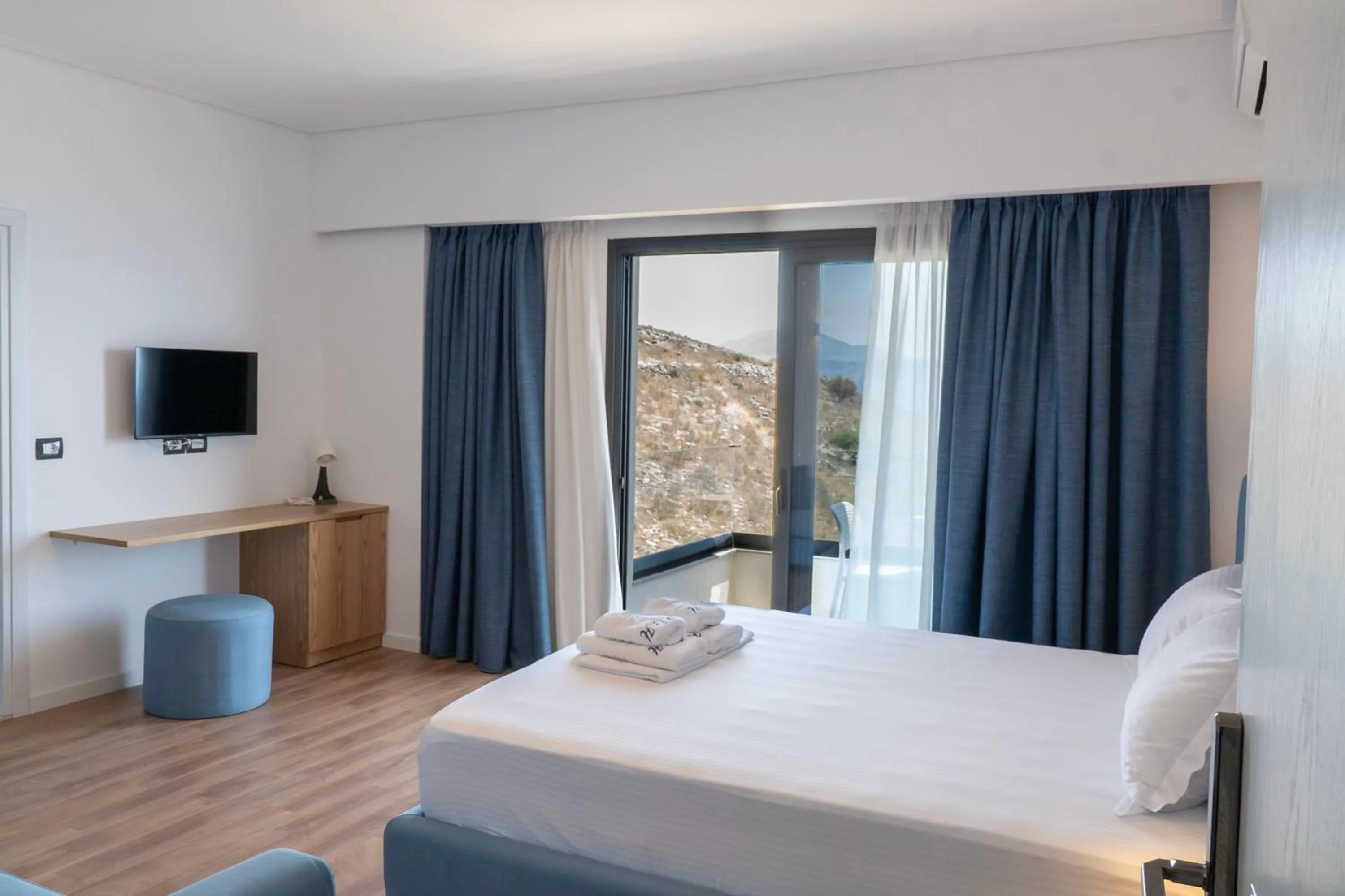 Bed in Hilltop Heaven Hotel