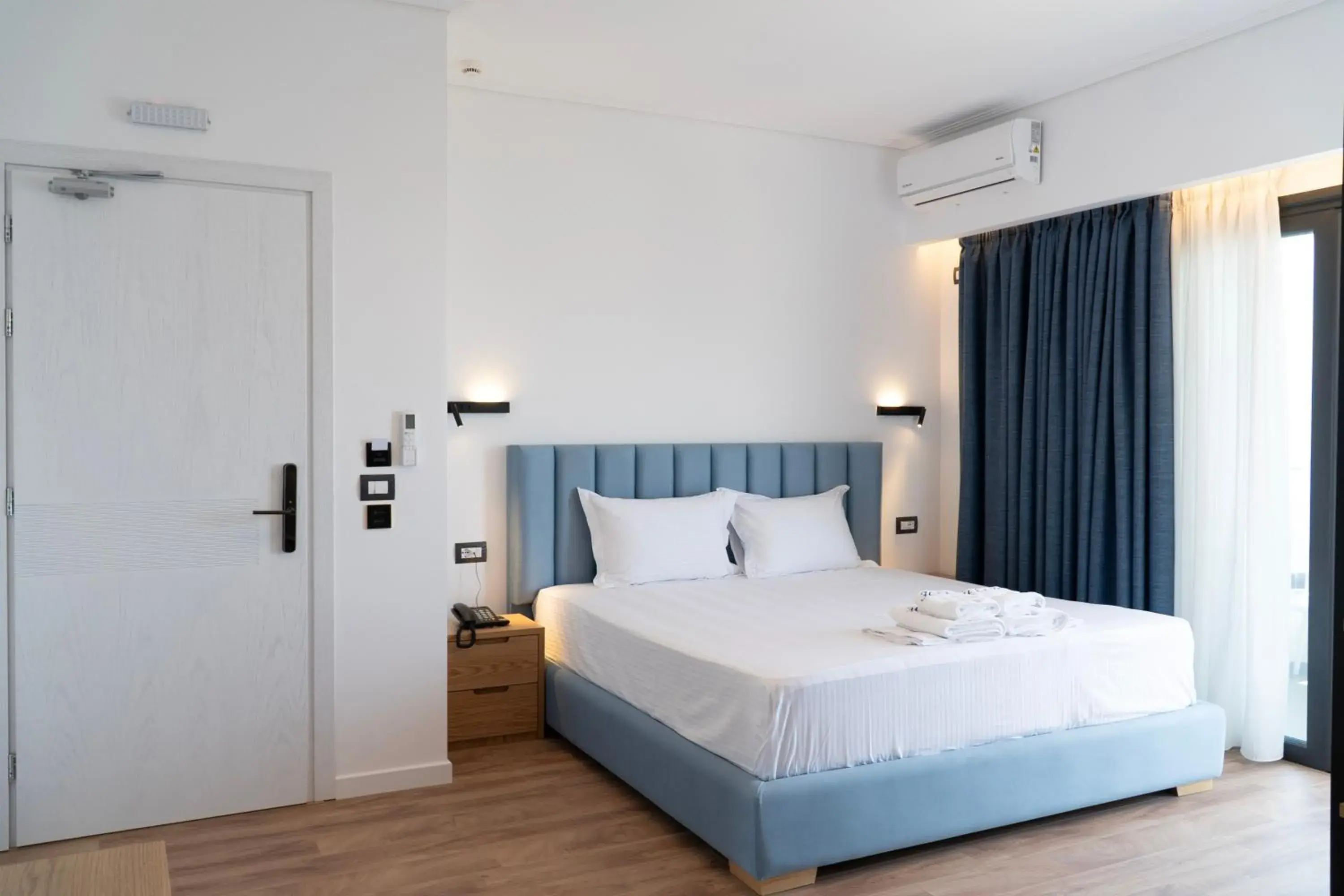 Double Room with Sea View in Hilltop Heaven Hotel Double Room with Sea View in Hilltop Heaven Hotel