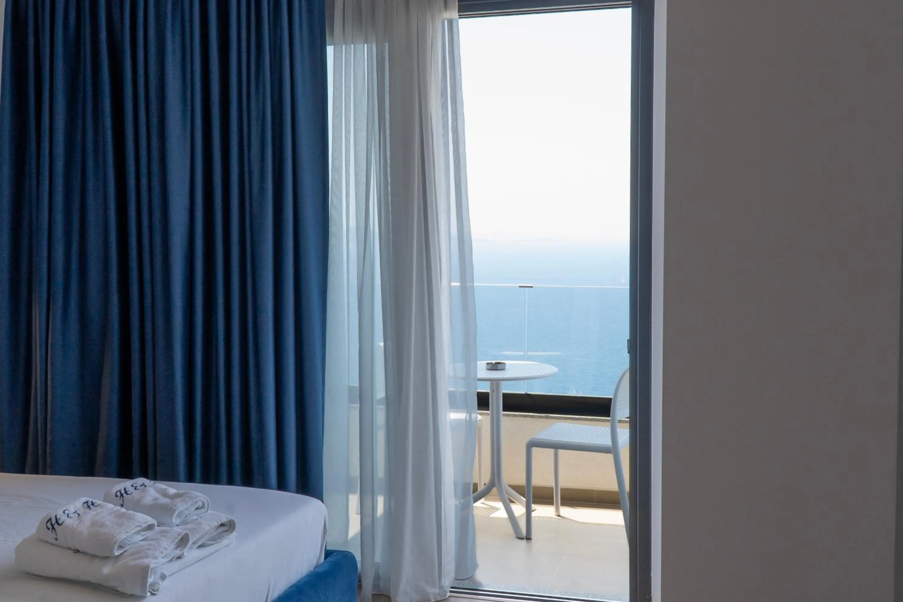 Bed in Hilltop Heaven Hotel