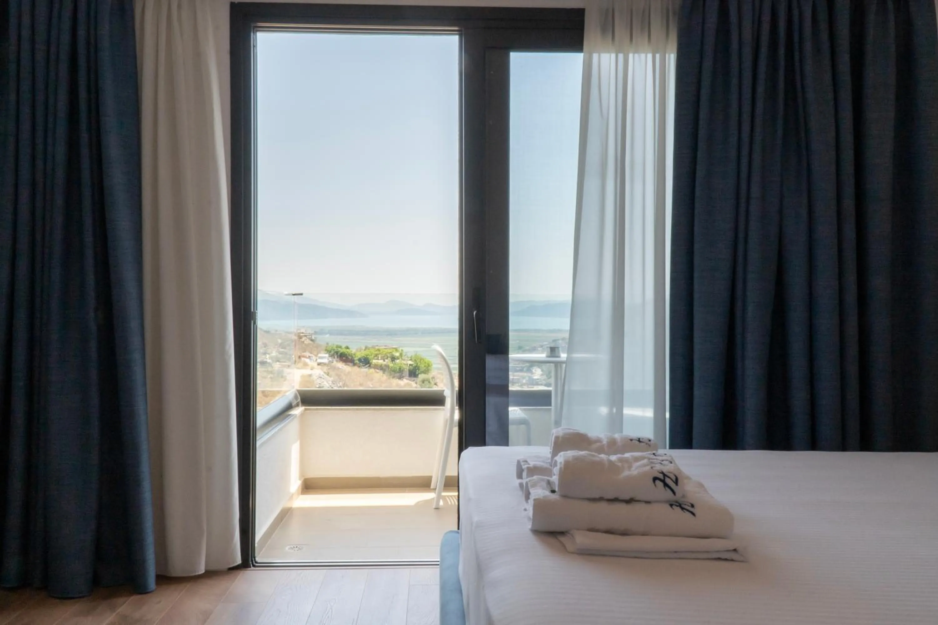 Bed in Hilltop Heaven Hotel