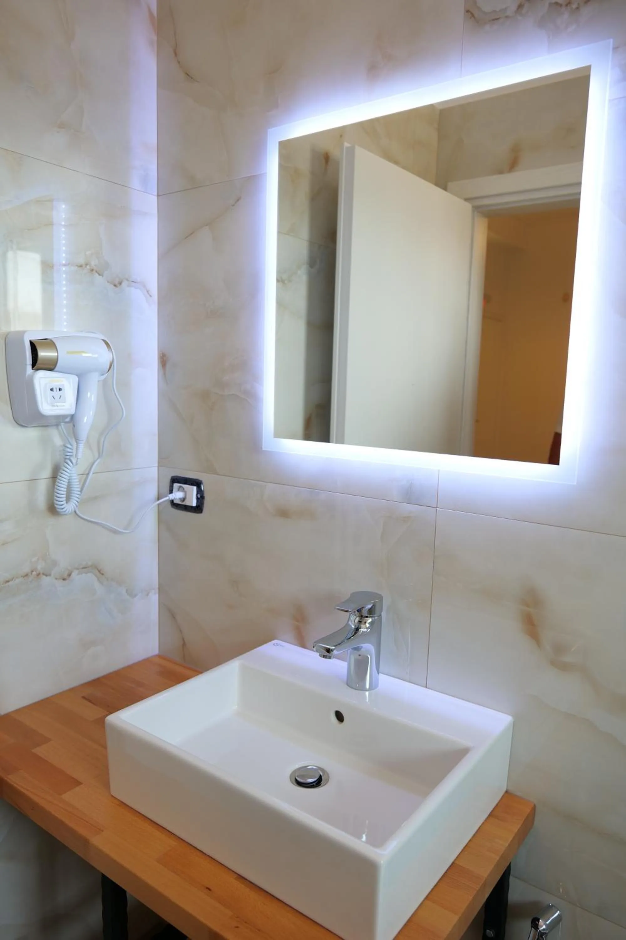 Bathroom in Hilltop Heaven Hotel