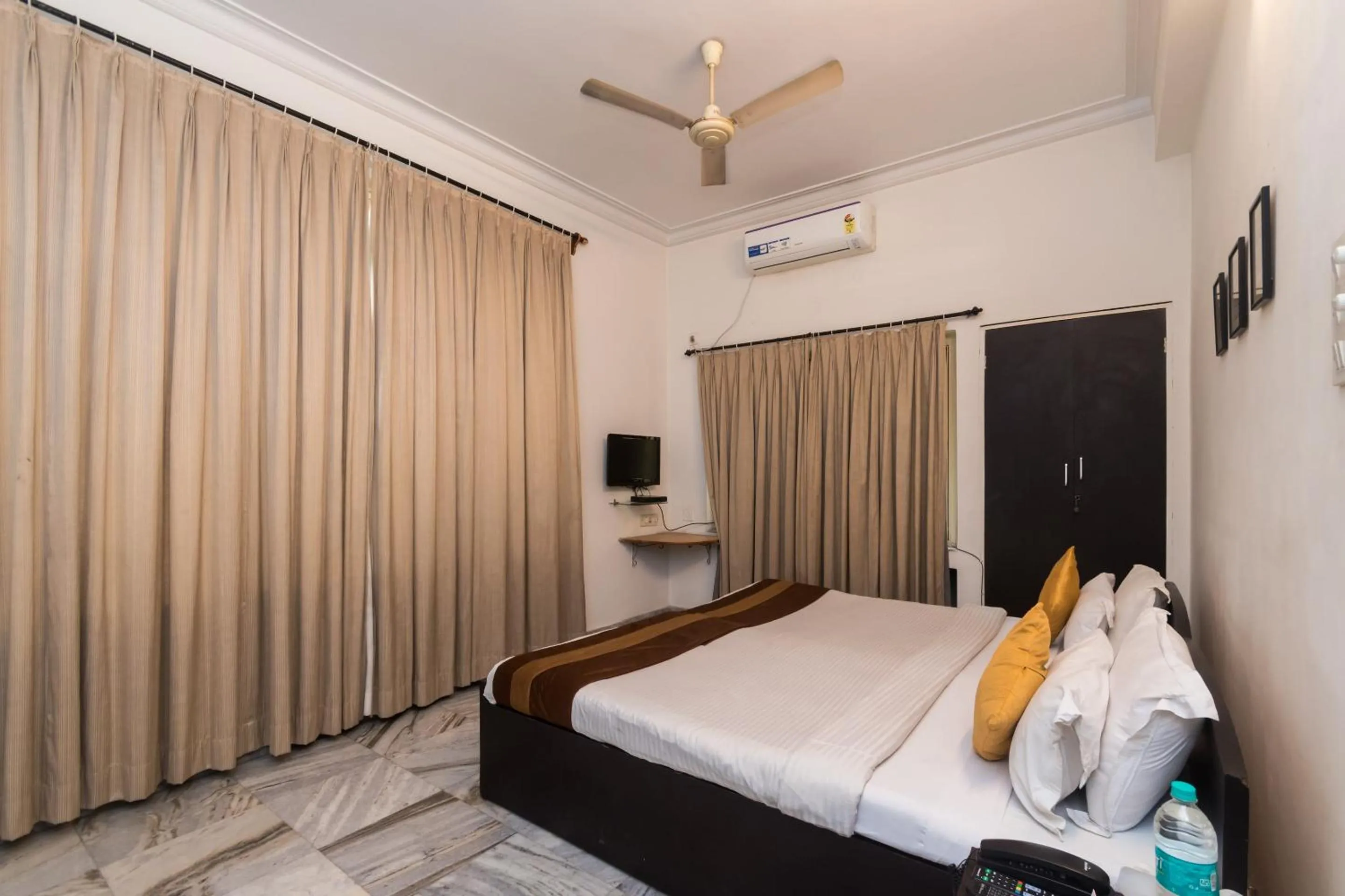Bedroom, Bed in Super Hotel O Rathi Kunj Near City Centre Salt Lake