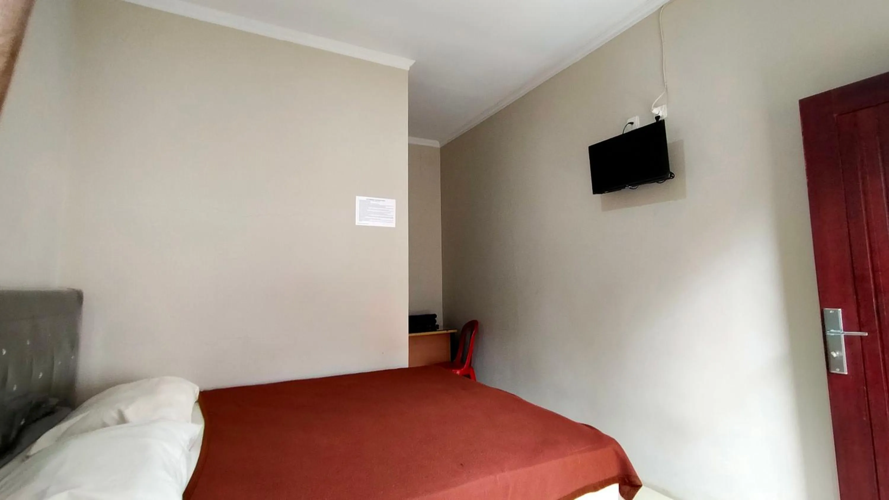 Communal lounge/ TV room, Bed in Aqsa Guest House Ciamis Syariah