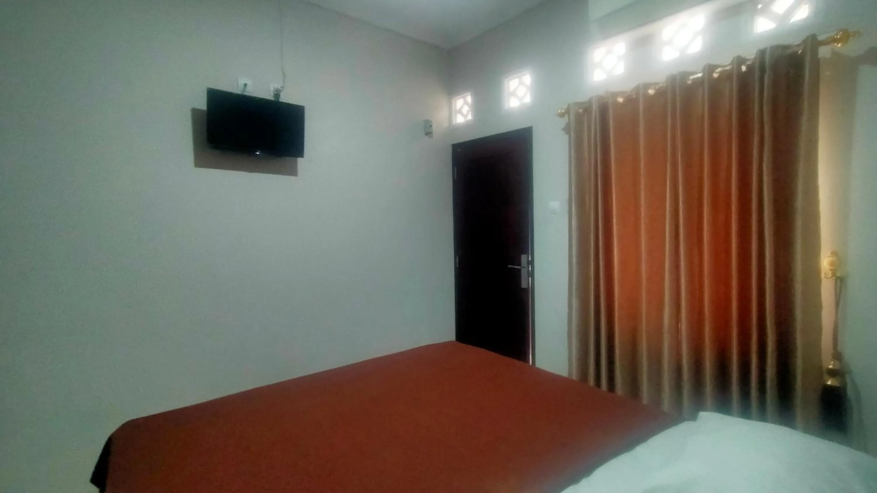 Staff, Bed in Aqsa Guest House Ciamis Syariah