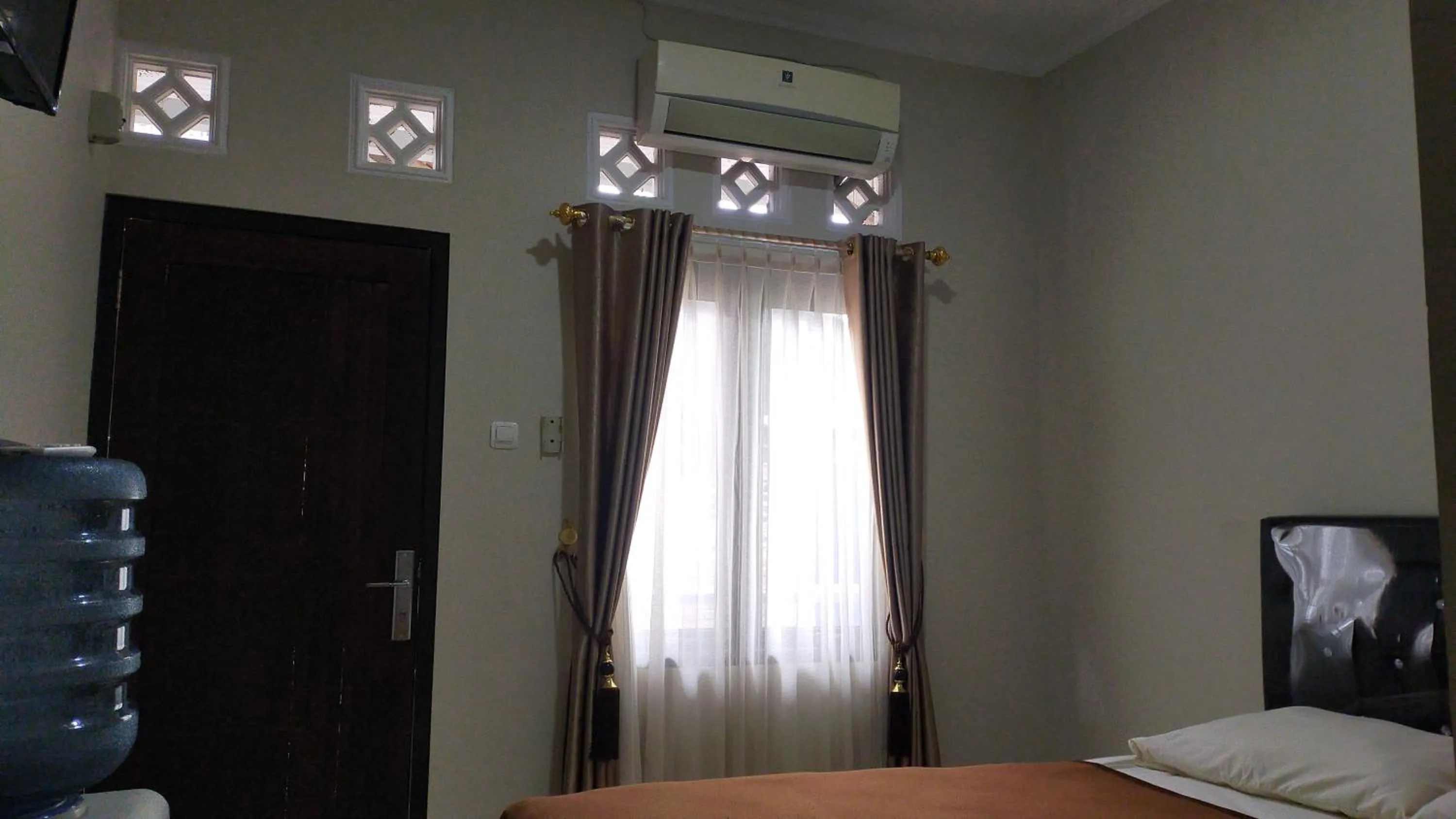 TV and multimedia, Bed in Aqsa Guest House Ciamis Syariah