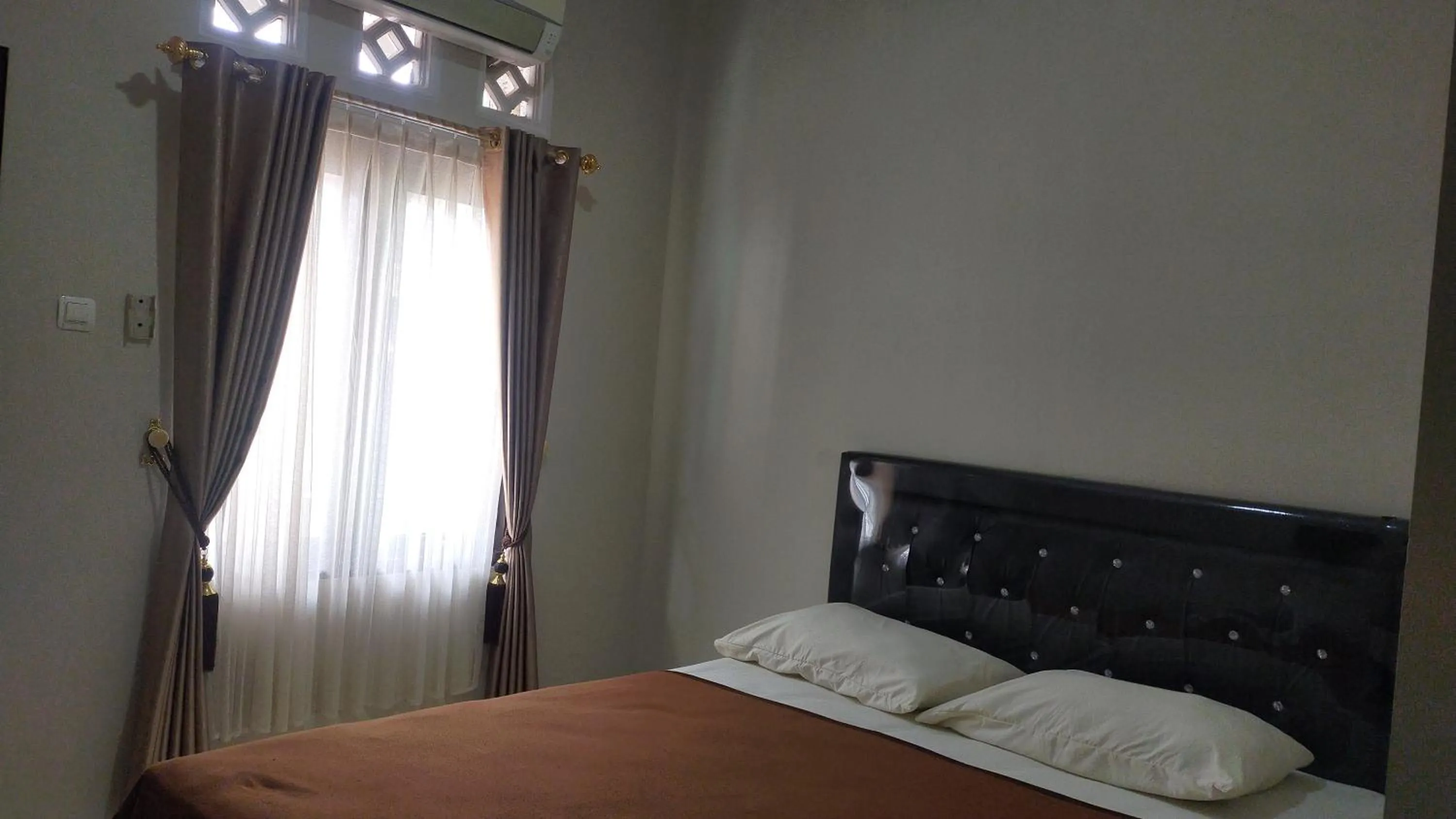 Staff, Bed in Aqsa Guest House Ciamis Syariah