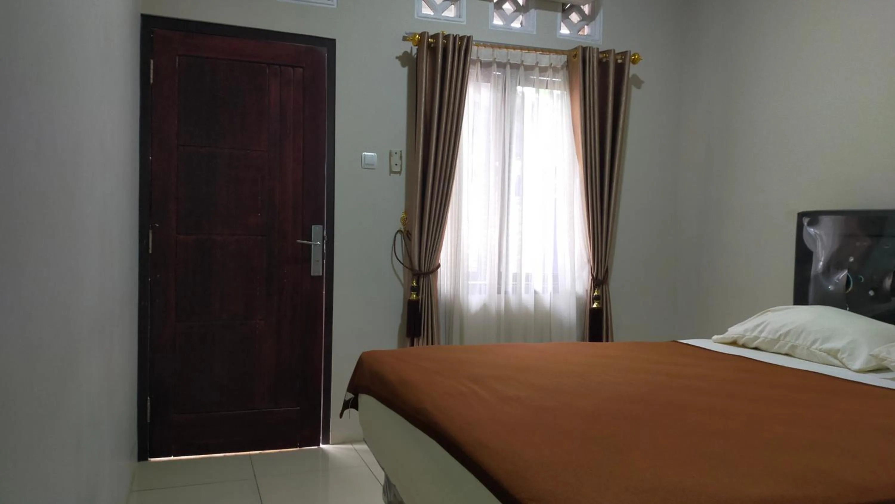 Staff, Bed in Aqsa Guest House Ciamis Syariah