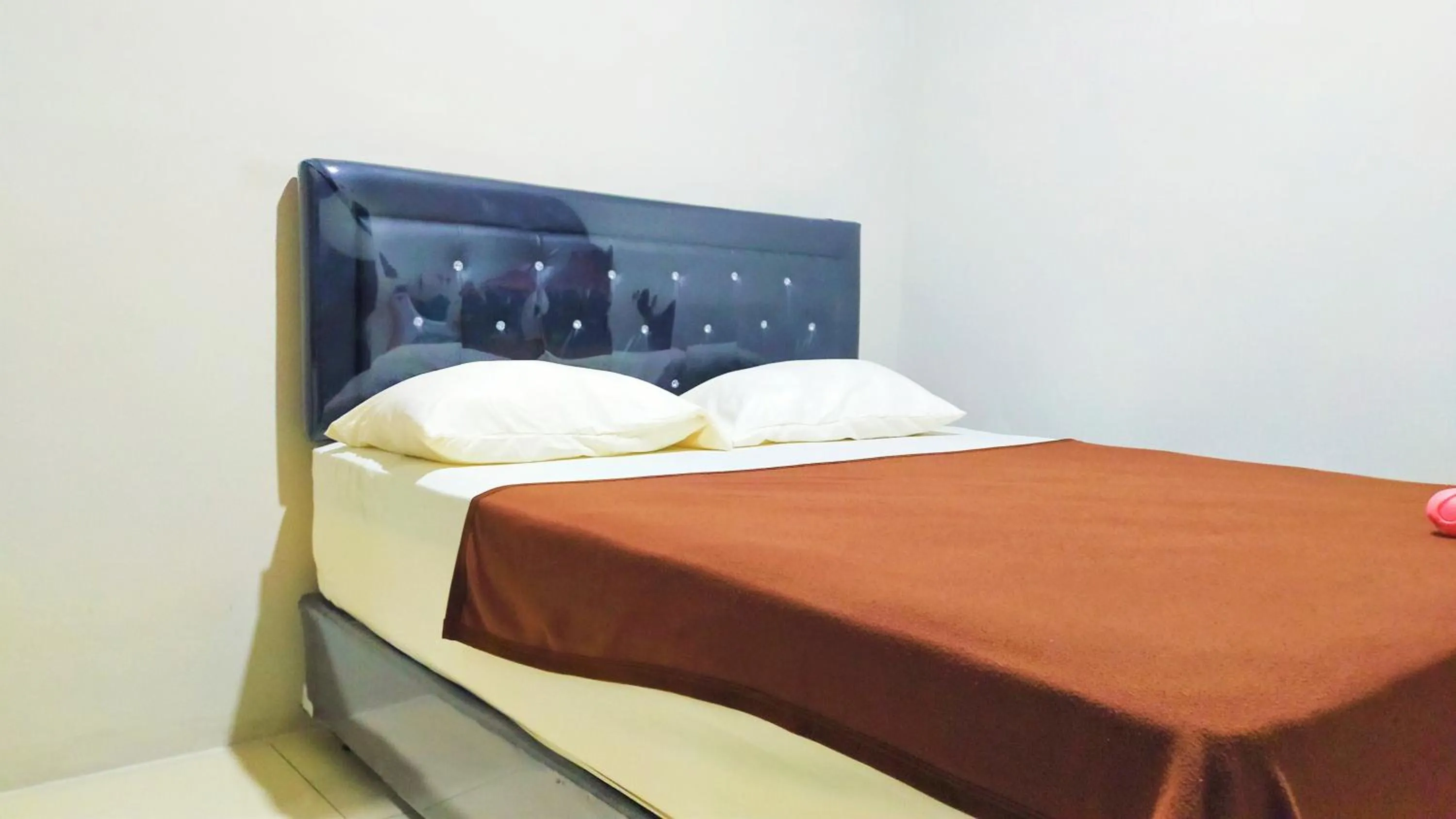 Staff, Bed in Aqsa Guest House Ciamis Syariah