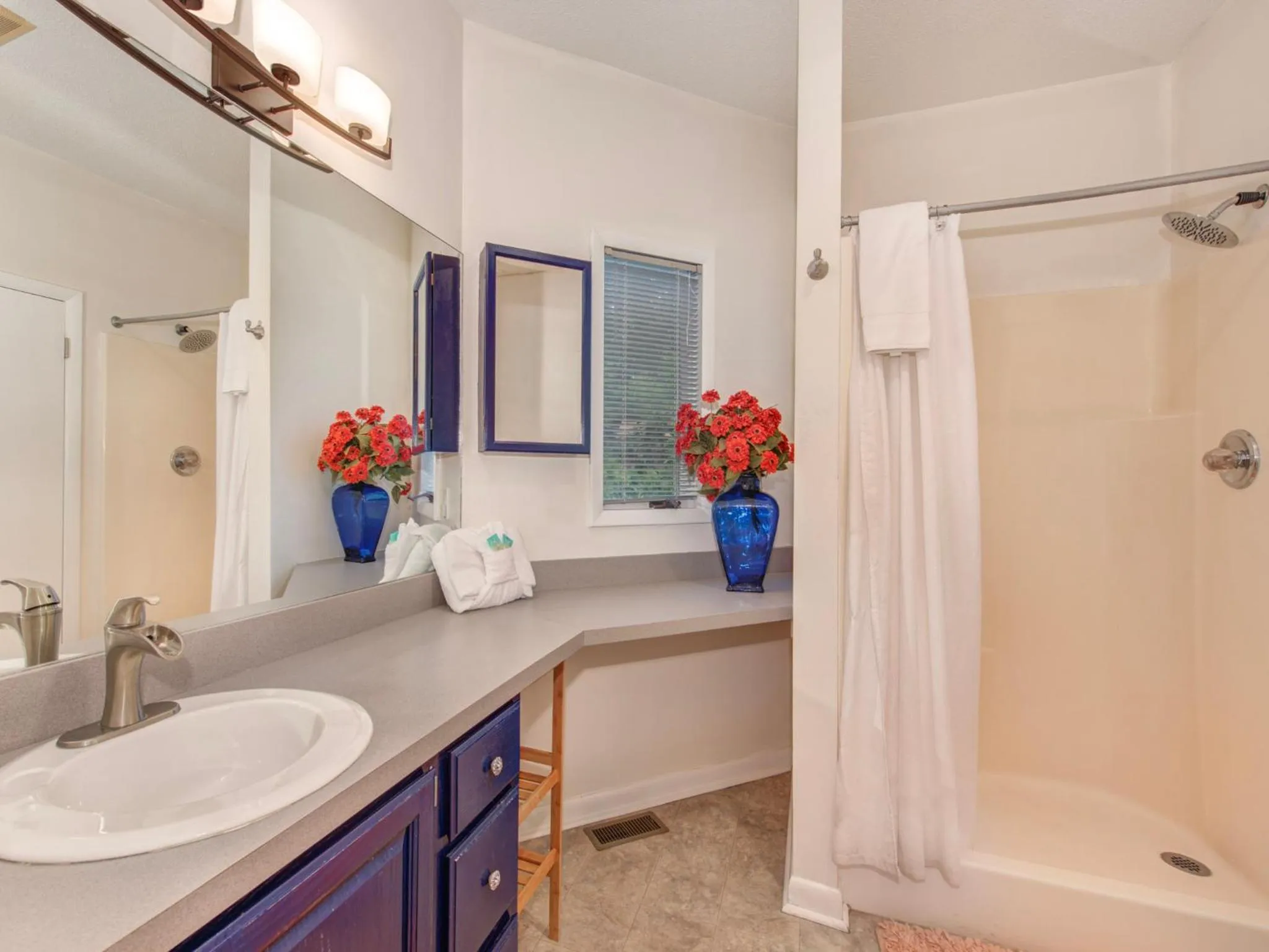 Kitchen or kitchenette in Birdsong