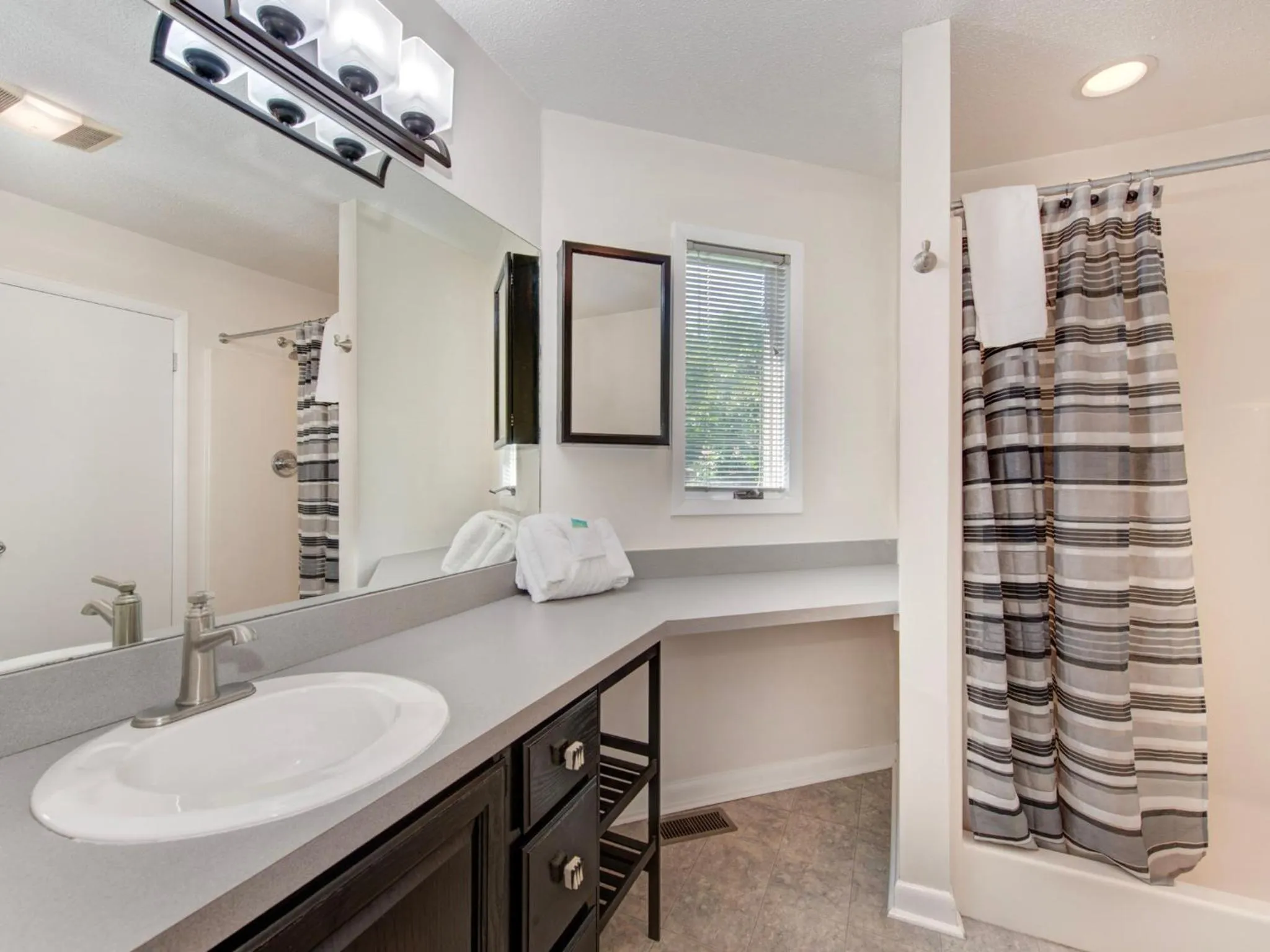 Property building in Birdsong