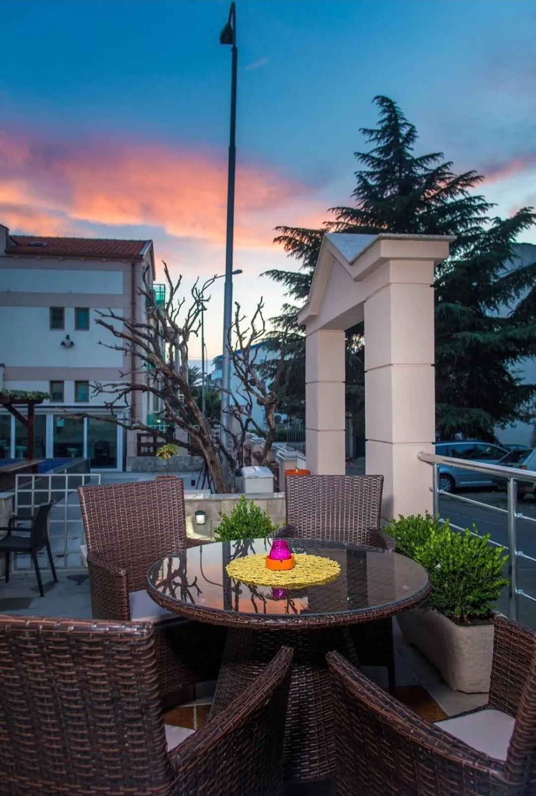 Restaurant/places to eat in Swiss Holiday