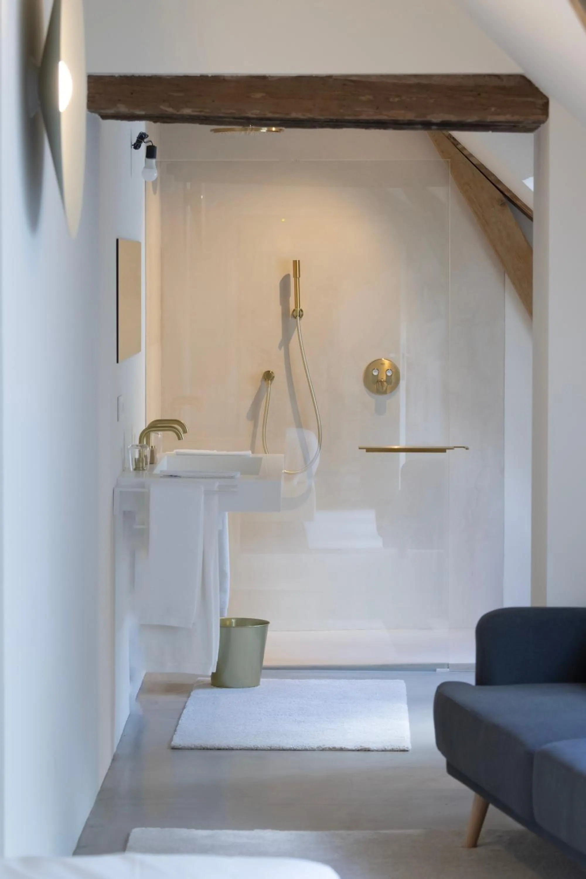 Shower in Château du Pont d'Oye